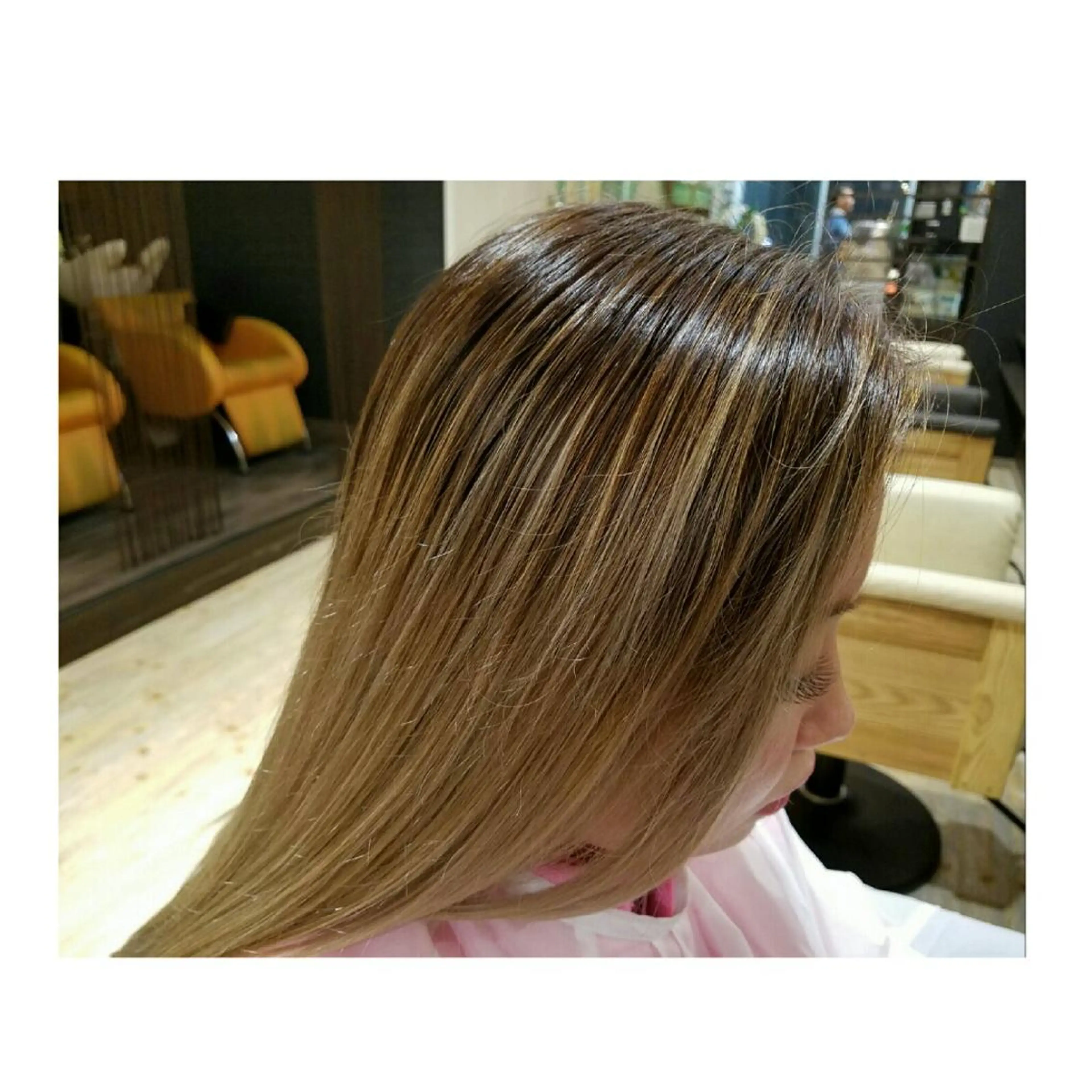 ロング カラー グラデーションカラー 外国人風カラー Luana 矢場町のヘアスタイル