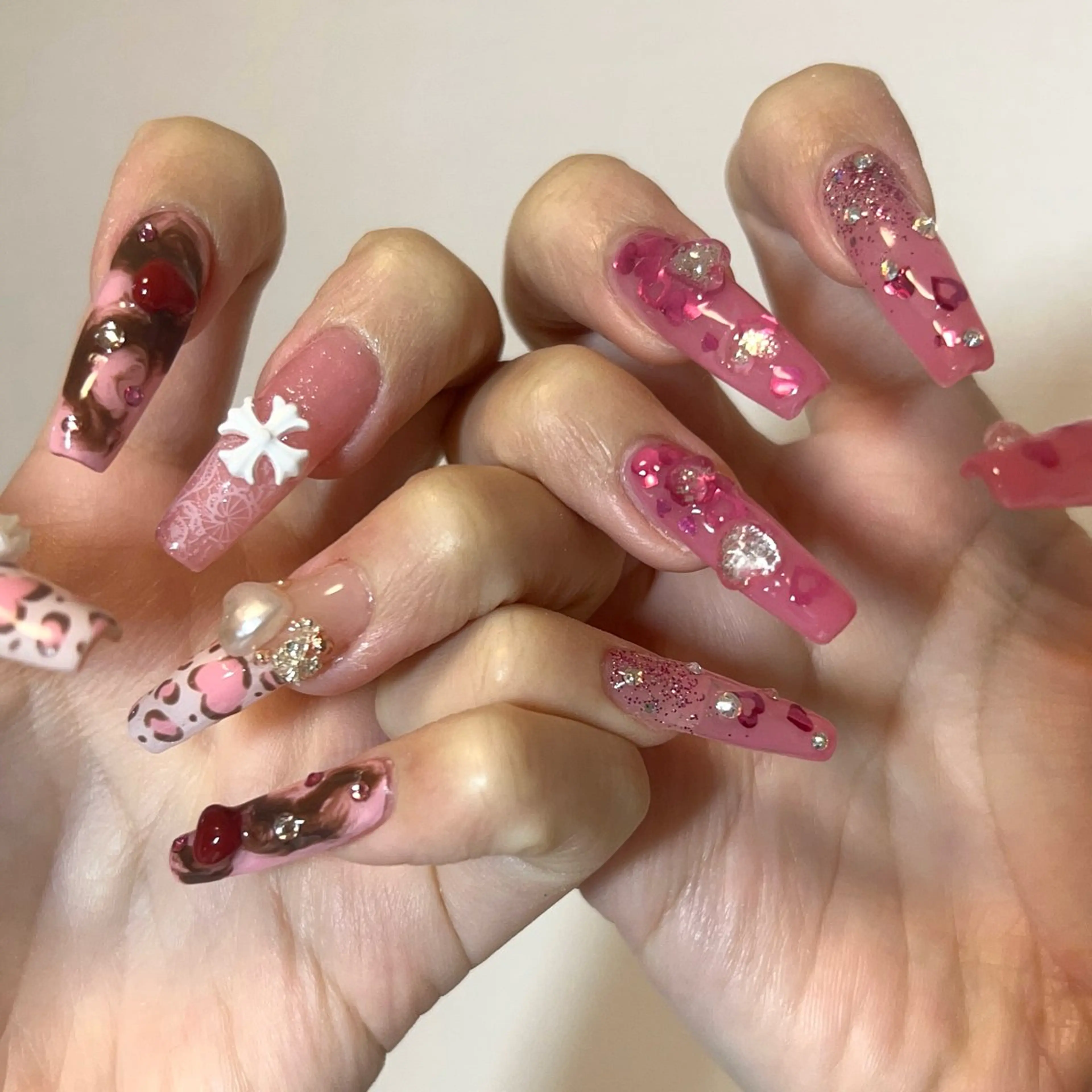 ネイル ハート ピンク バレンタイン ハンドネイル 極楽 鳥花のネイルデザイン