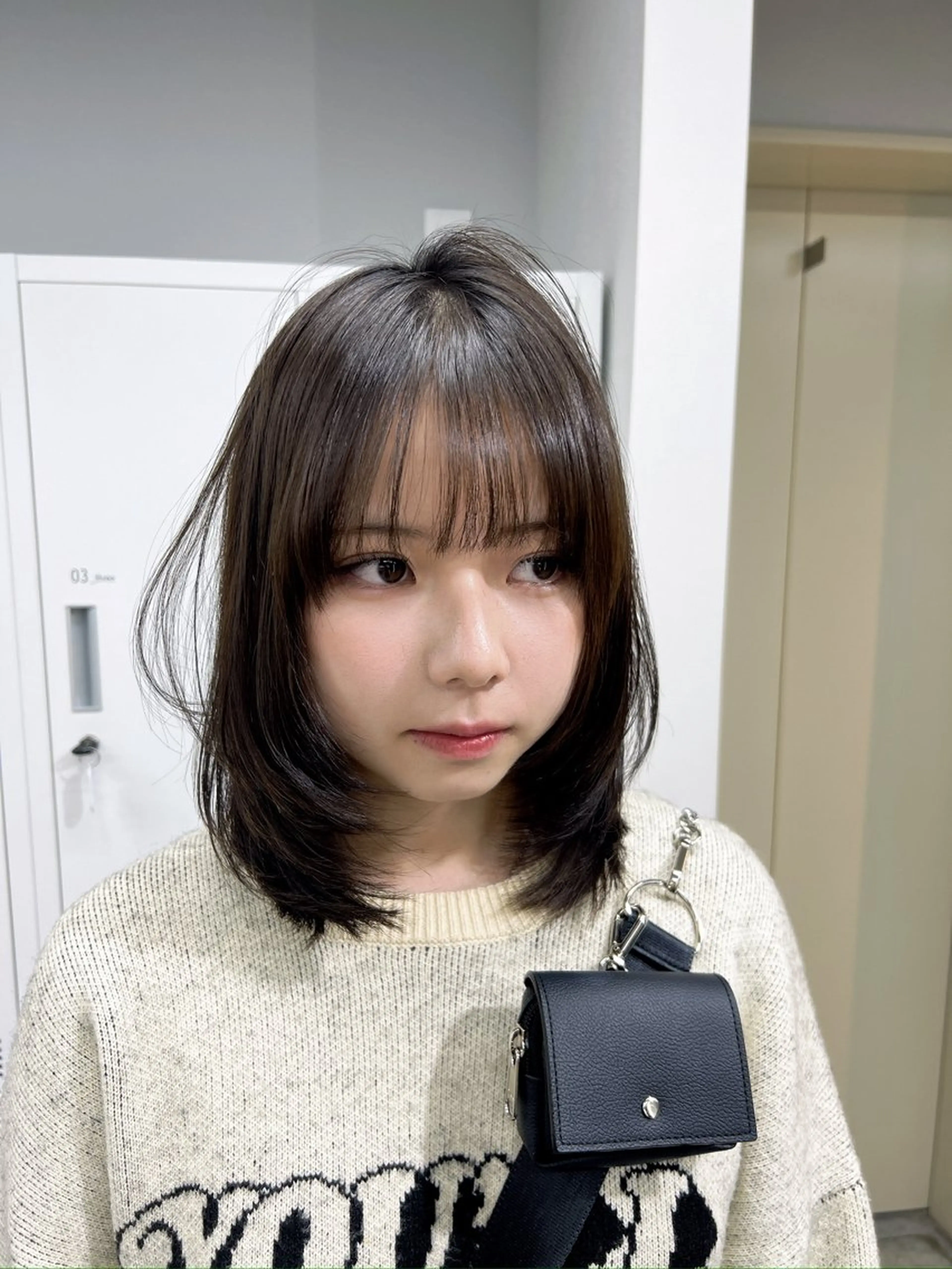 ミディアム カット トリートメント maya レイヤーカットのヘアスタイル