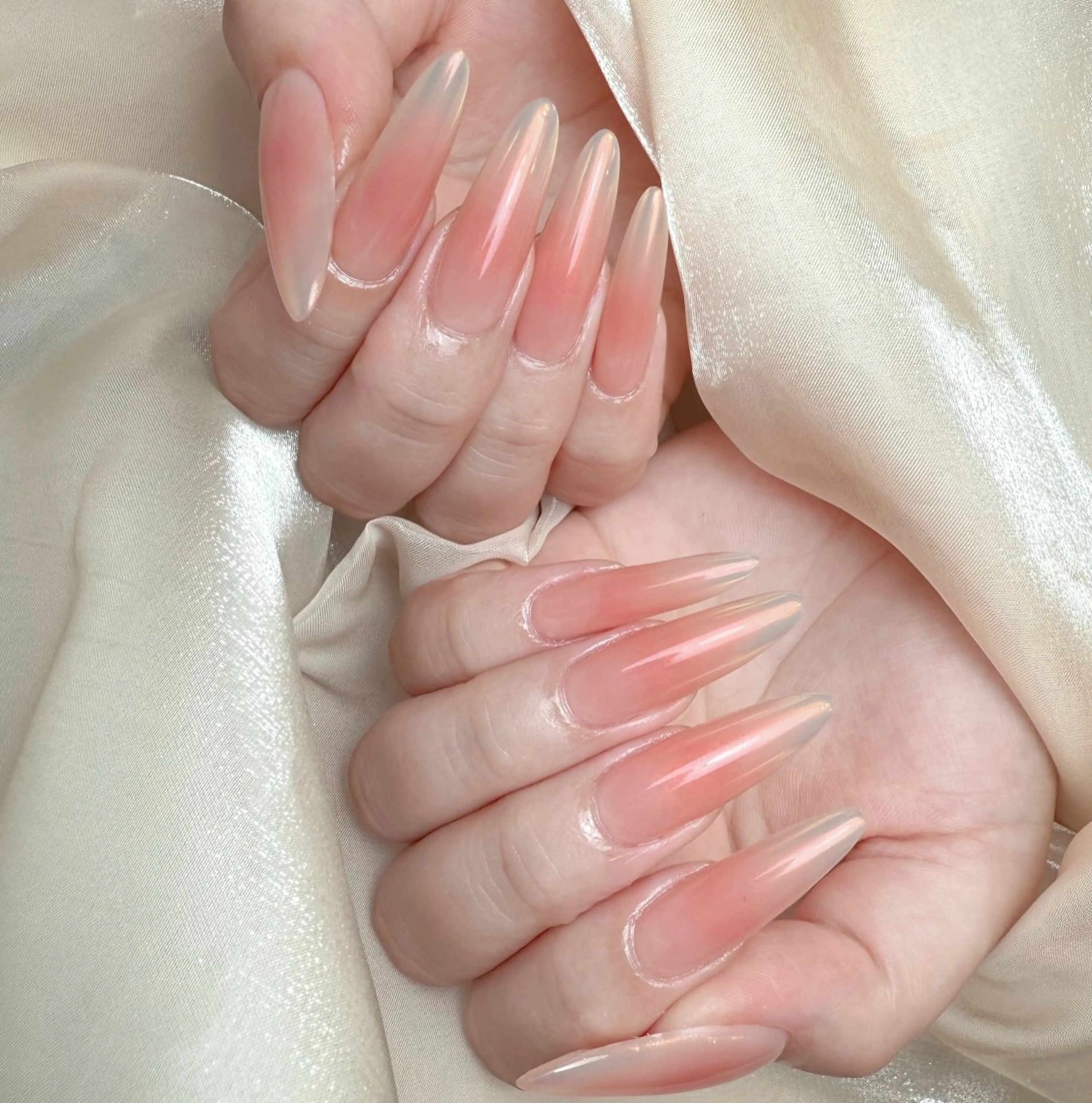 ネイル アートネイル チークネイル 長さ出し フラッシュネイル キラキラネイル ハンドネイル ハンドケア For you. Nail Salonのネイルデザイン