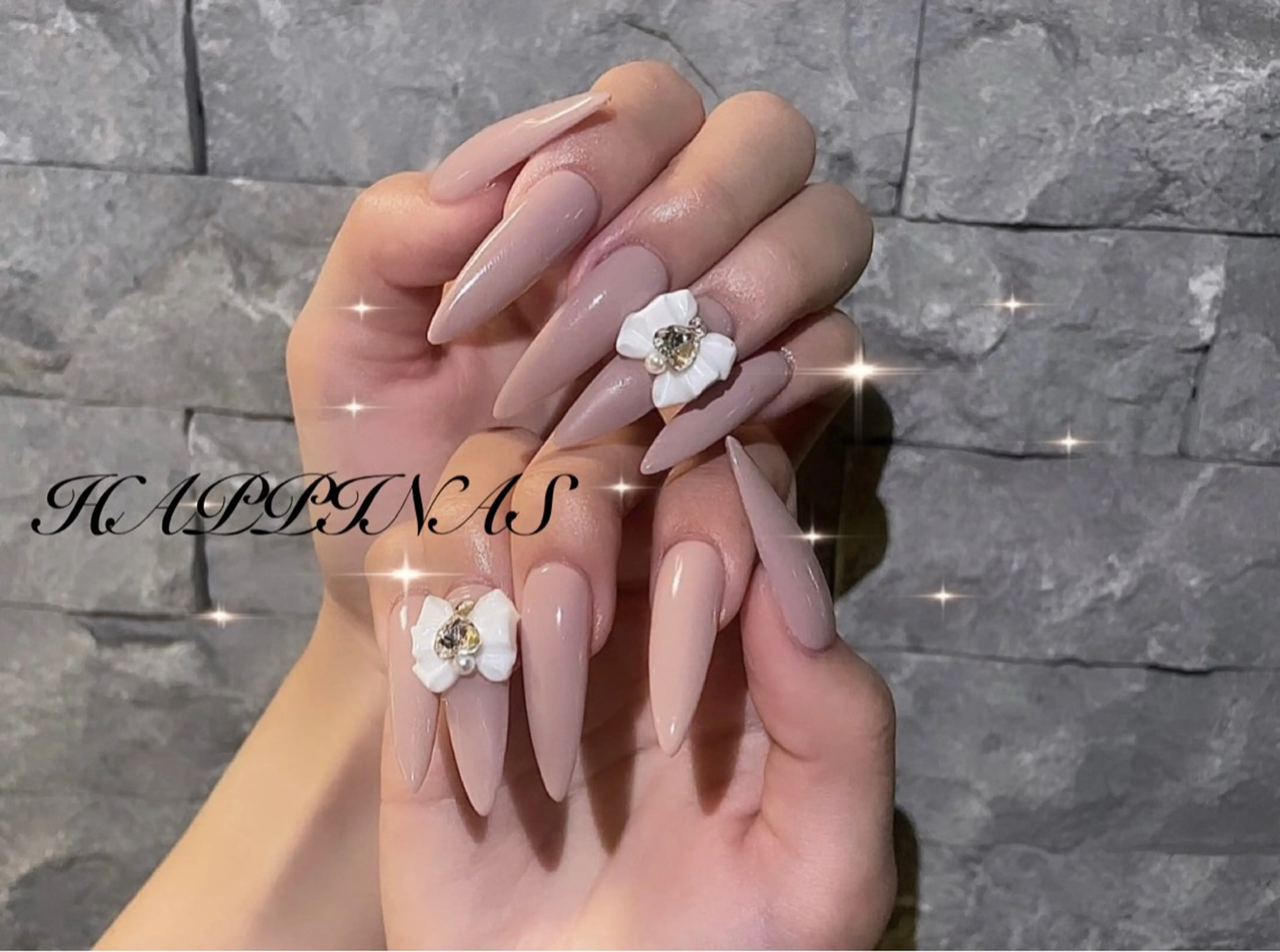 ネイル ガーリー ロングネイル ワンカラーネイル リボン スカルプネイル ハンドネイル HAPPINAS Jrネイリスト💅のネイルデザイン