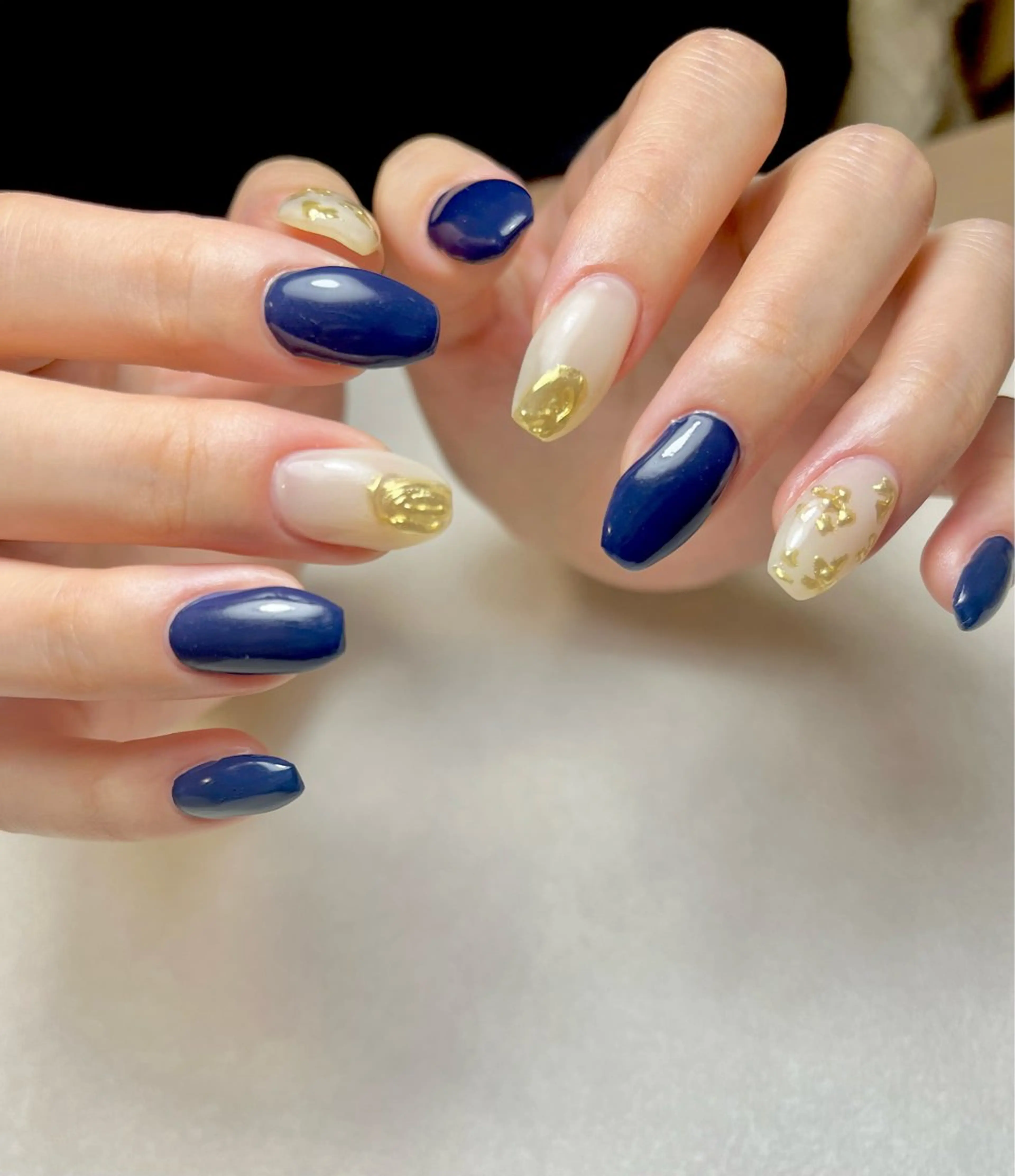 ネイル ミラーネイル ネイビー ハンドネイル nail room.のネイルデザイン