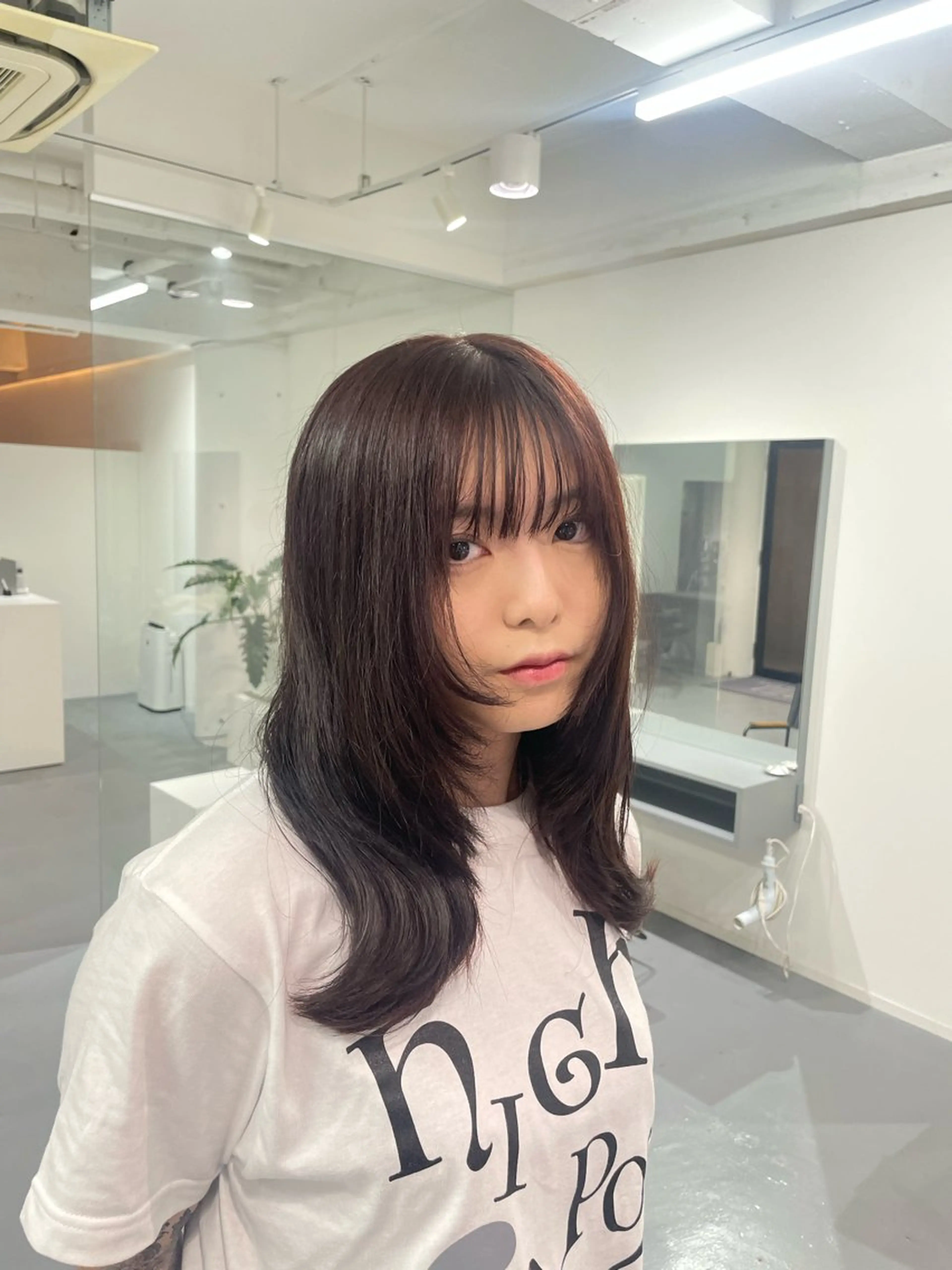 セミロング カラー 松崎 真衣のヘアスタイル