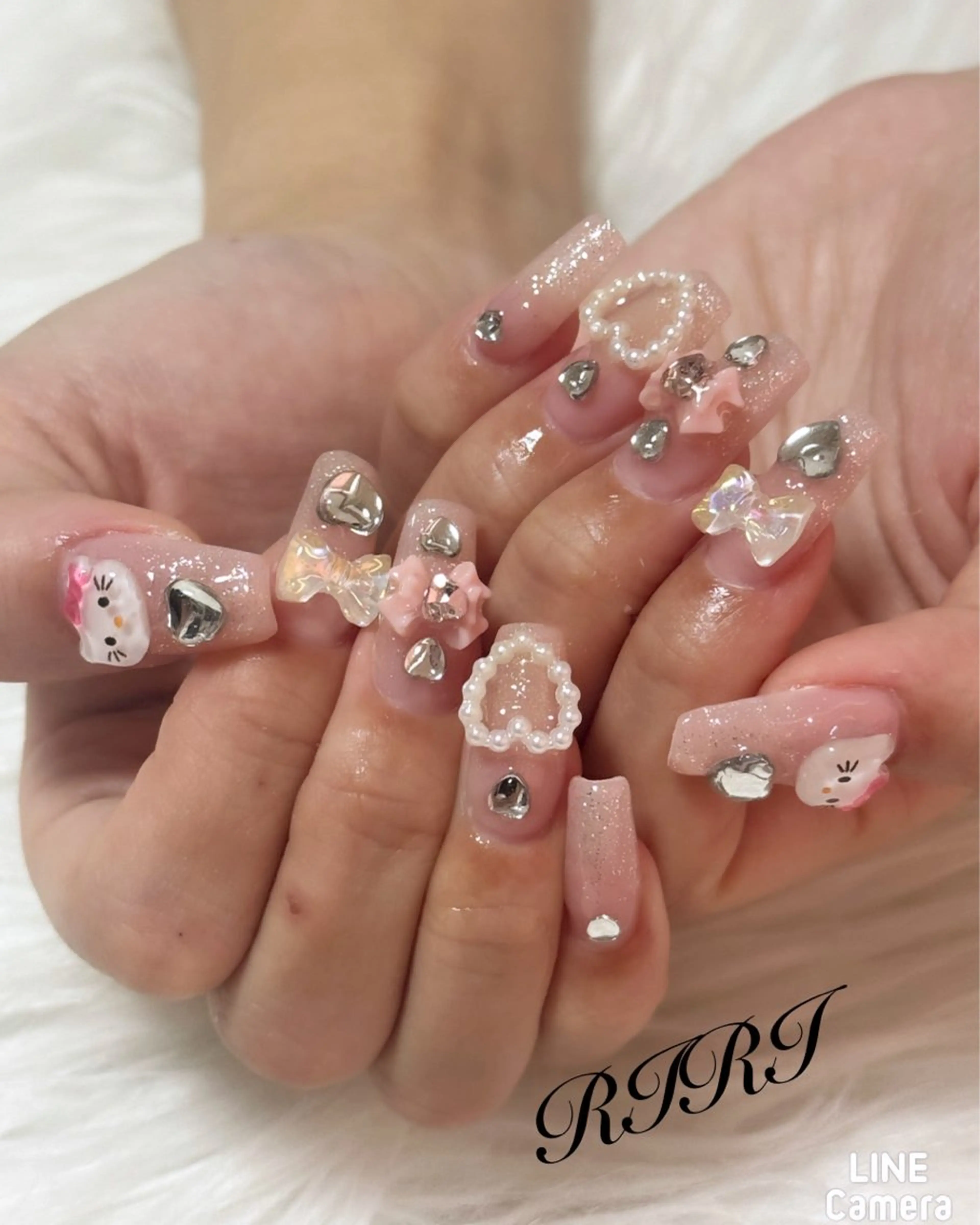 ネイル ジェルネイル ハート キラキラネイル 韓国ネイル ラメ(グリッター) ハンドネイル riri オーナーのネイルデザイン