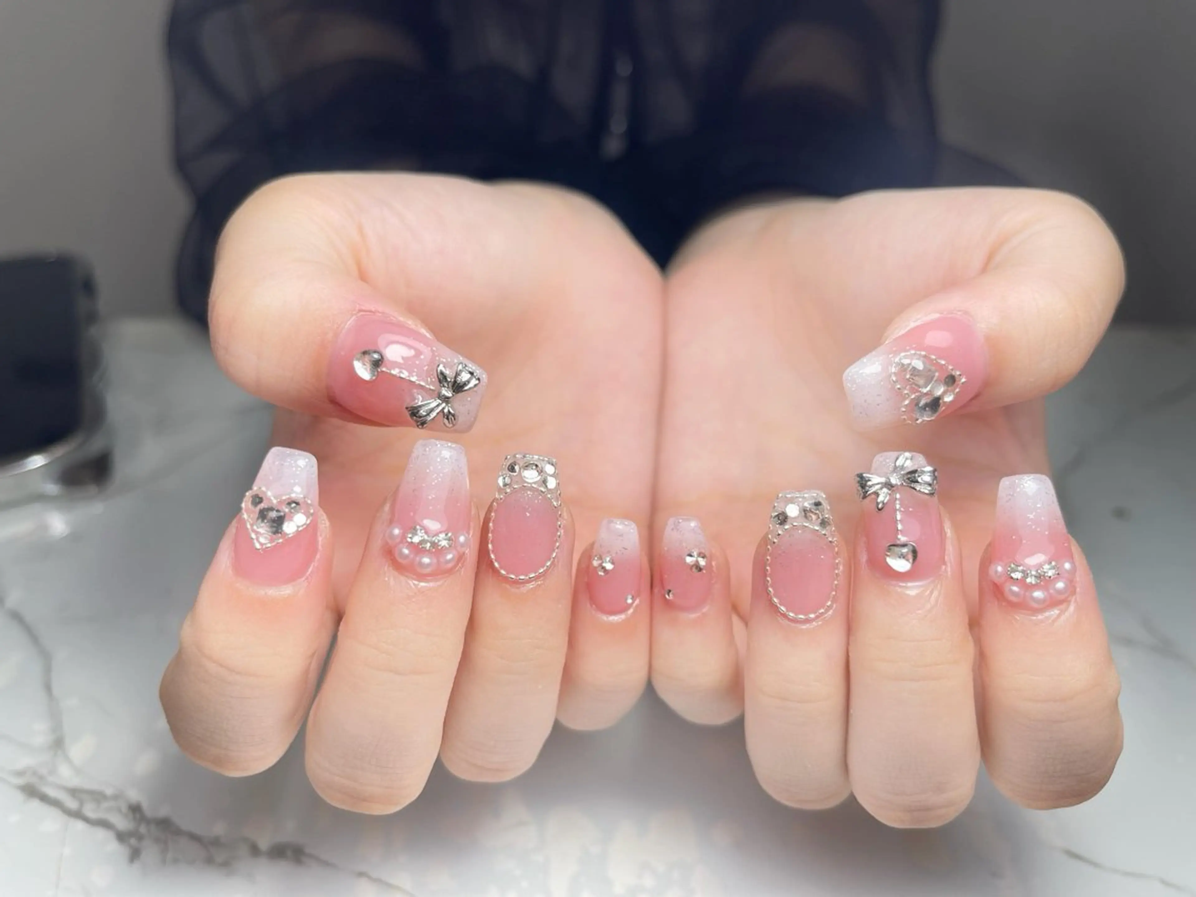 ネイル アートネイル フレンチネイル ジェルネイル グラデーション 韓国ネイル ハンドネイル 💕鈴木ユリ パラジェル/オフ無料のネイルデザイン