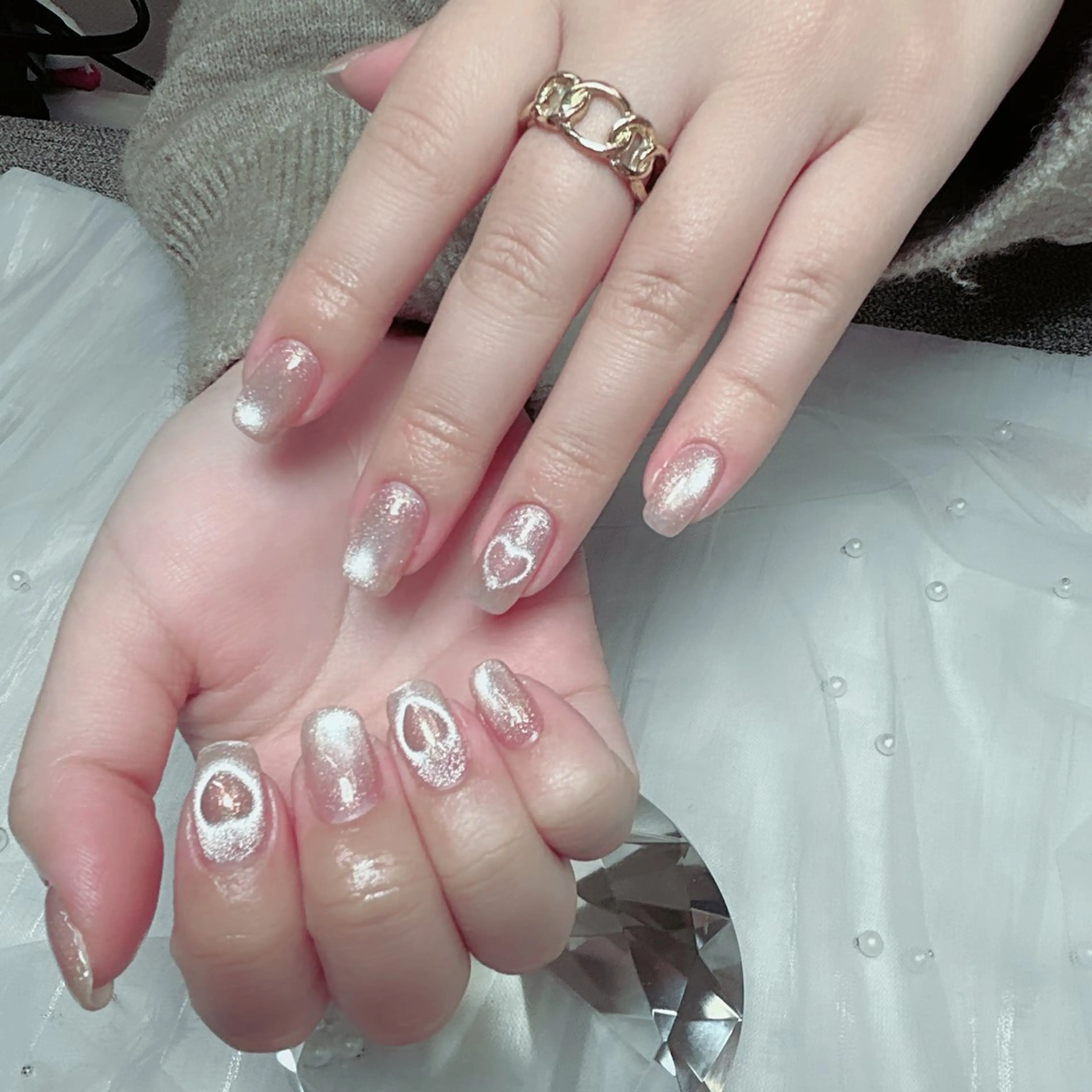 ネイル オーロラネイル フラワーネイル フレンチネイル キラキラネイル ラメ(グリッター) ハンドネイル Cute Tips nailのネイルデザイン