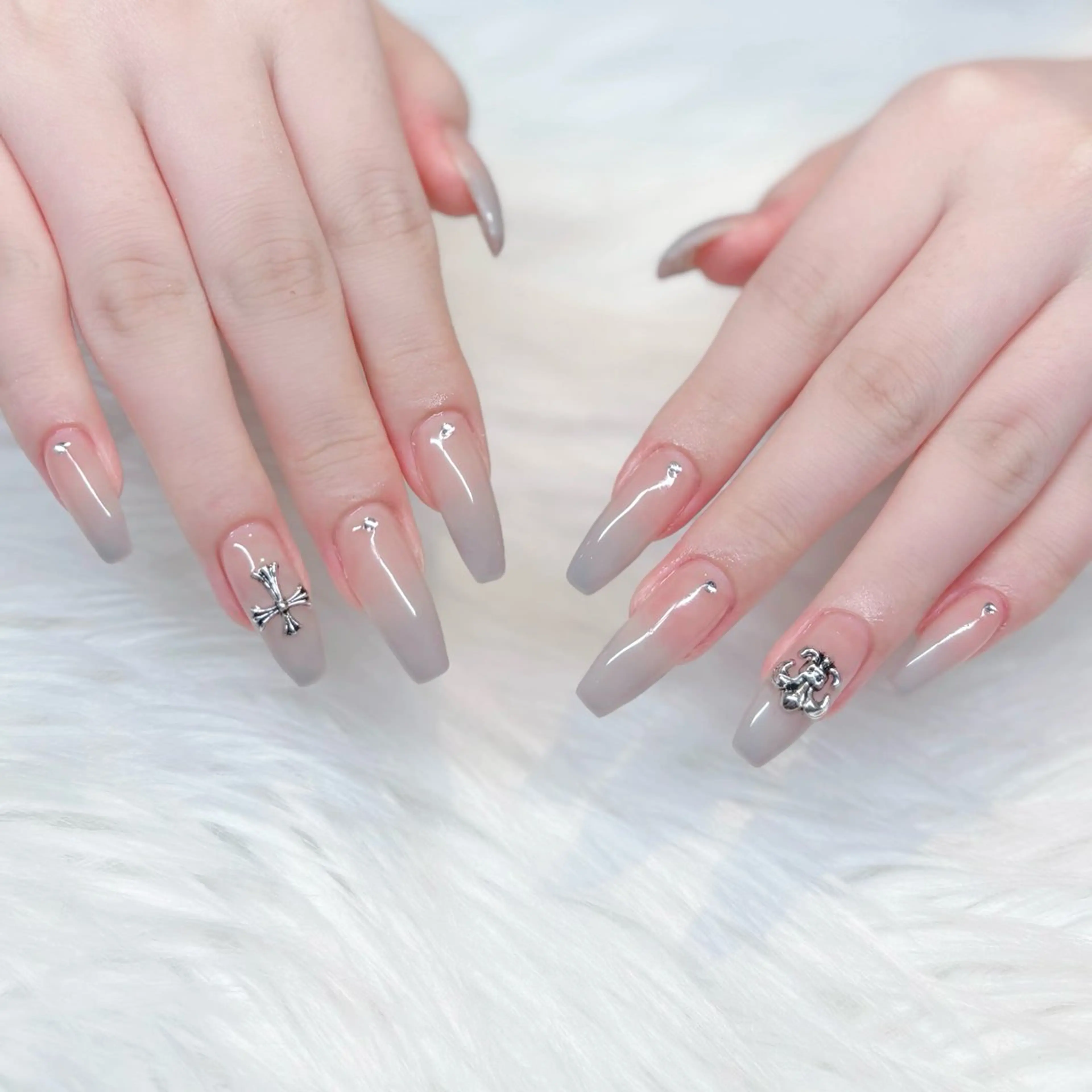 ネイル グラデーション ハンドネイル ぷりゅねる 心斎橋のネイルデザイン