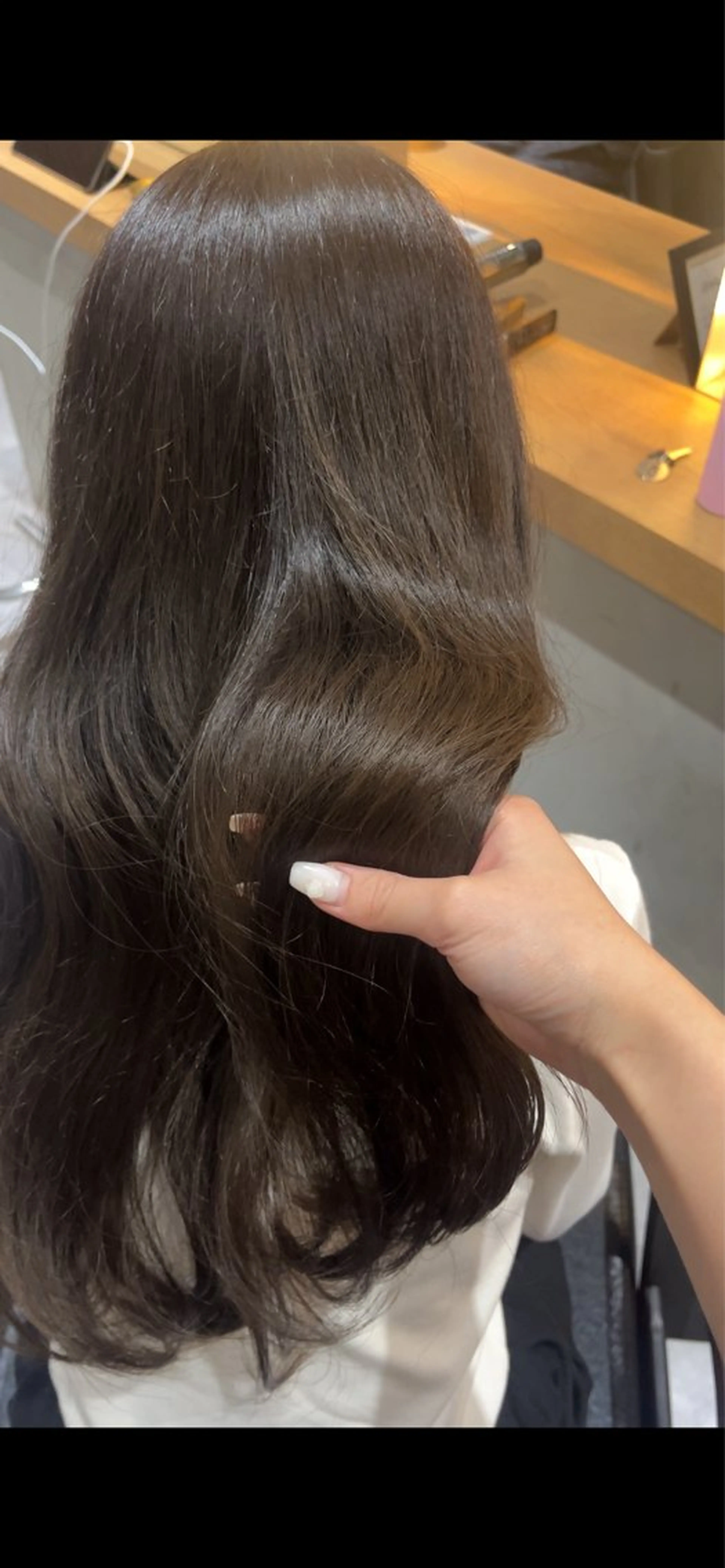 カラー グレージュ ロングカット/ うる艶カラー/ユイのヘアスタイル