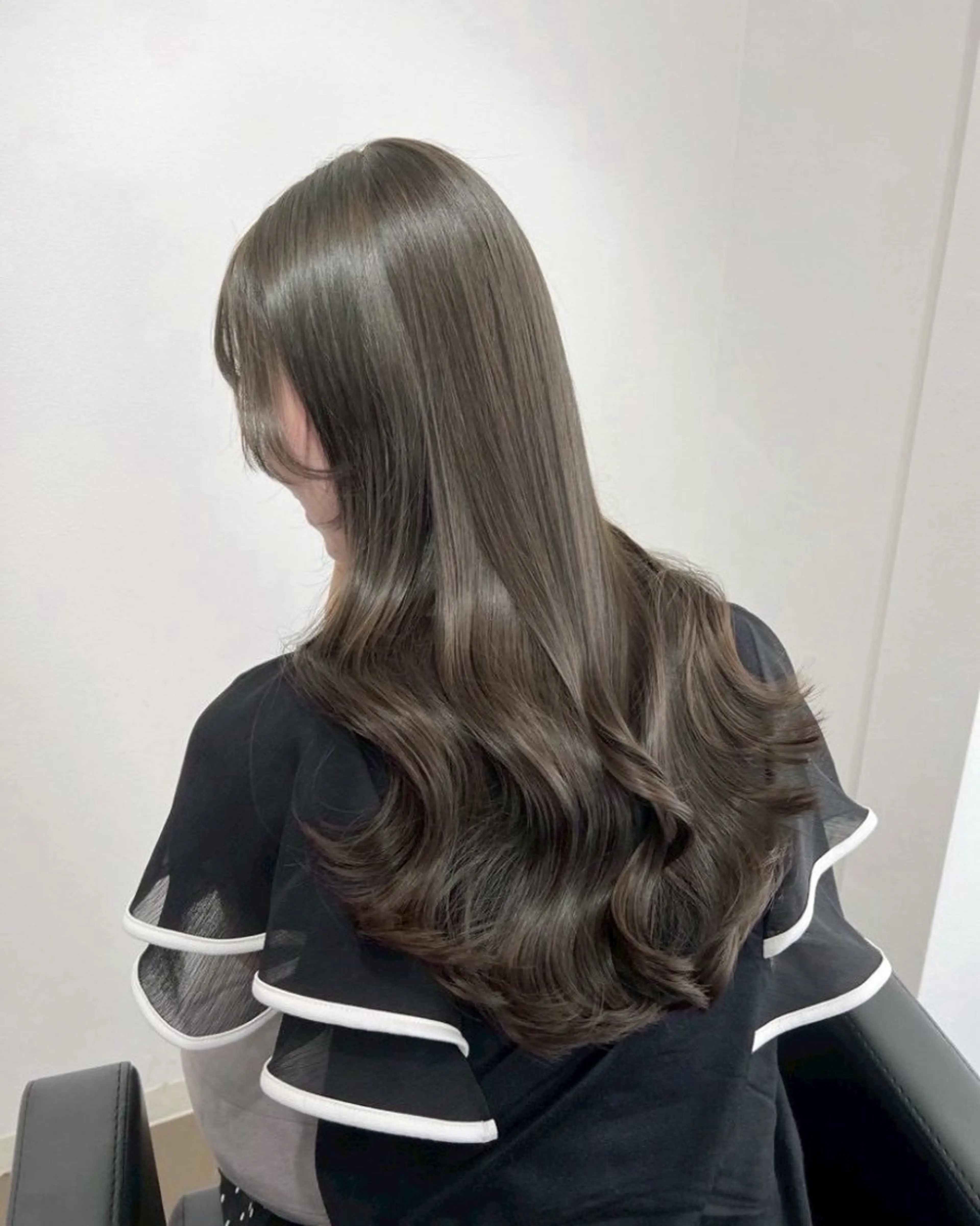 ロング カラー ioe愛莉 /透明感カラーのヘアスタイル