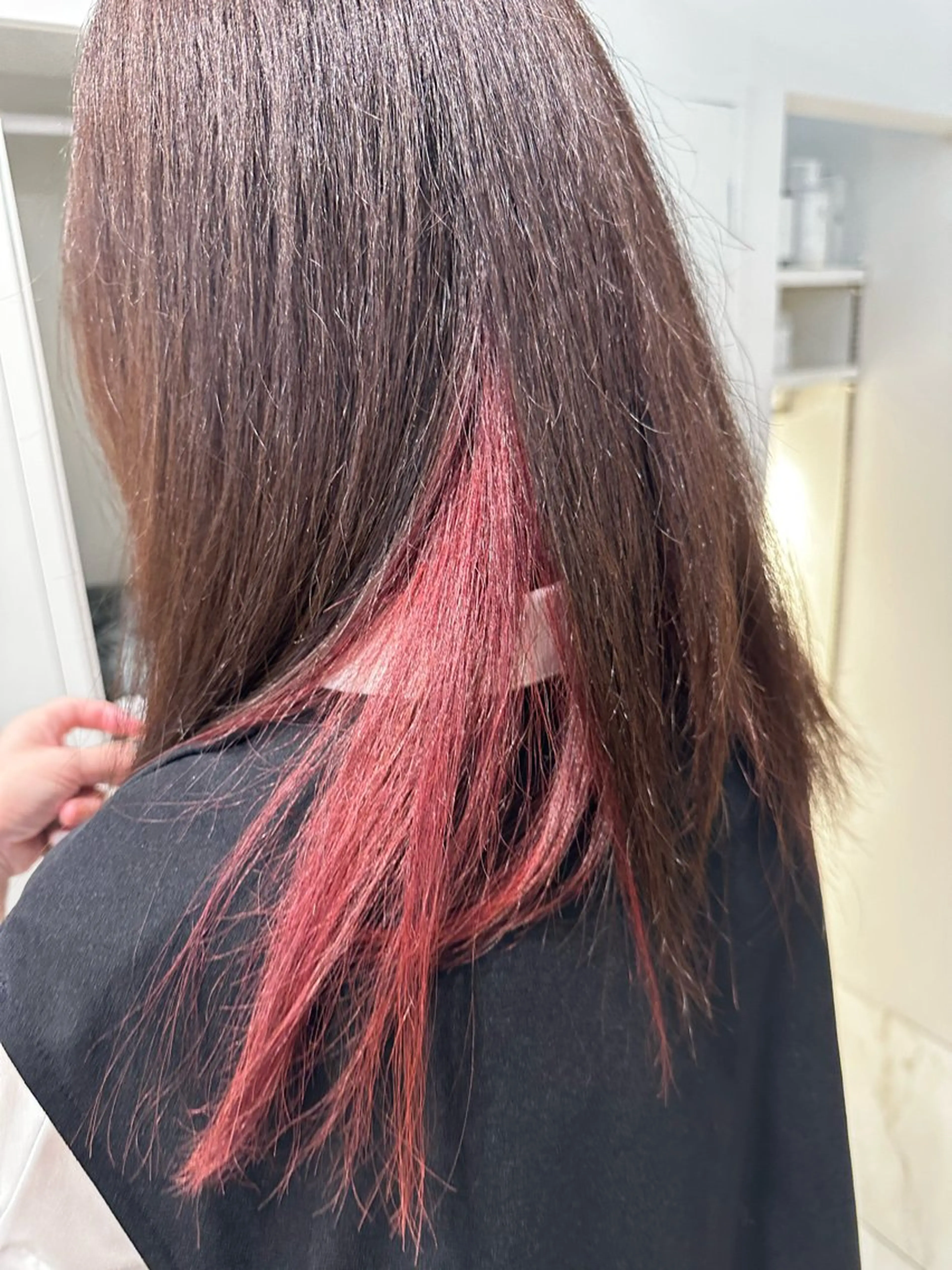 カラー ブリーチ インナーカラー オレンジピンク ARMONY表参道店所属・韓国風レイヤーカラー ライムのヘアスタイル