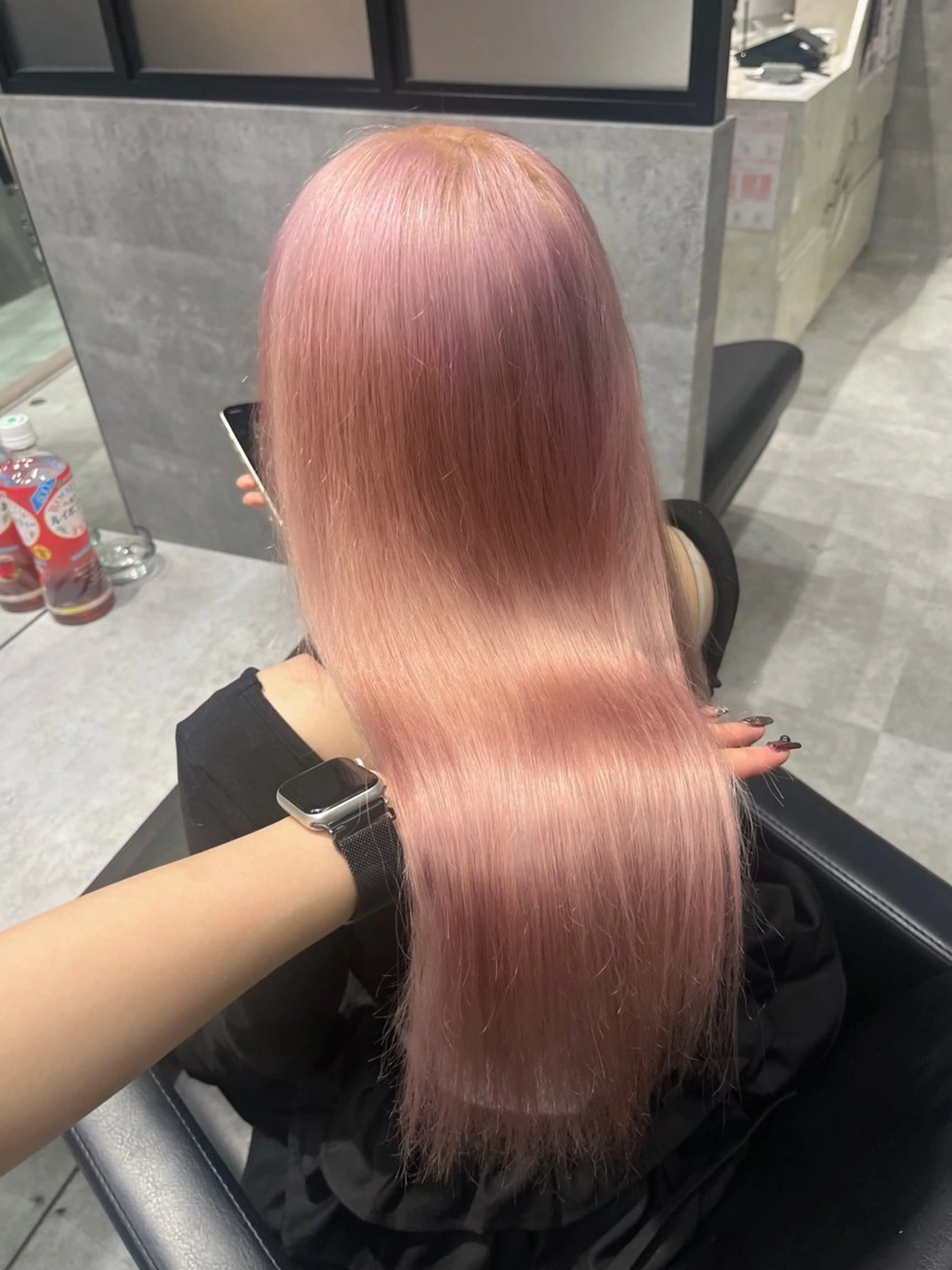 カラー HOHOMI （ほほみ）のヘアスタイル