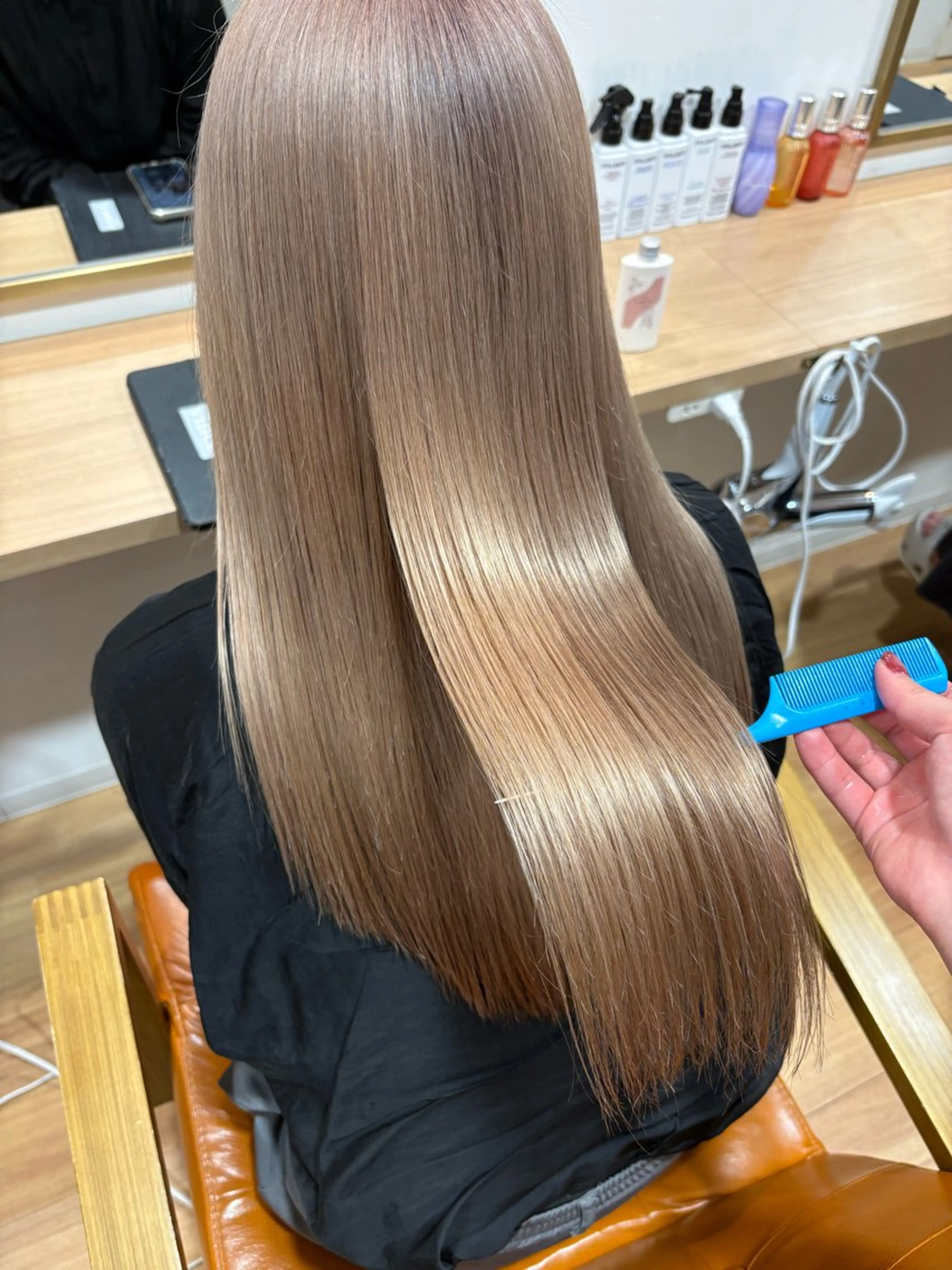 ロング ヘアカラー トリートメント akane/ 縮毛矯正/暖色のヘアスタイル