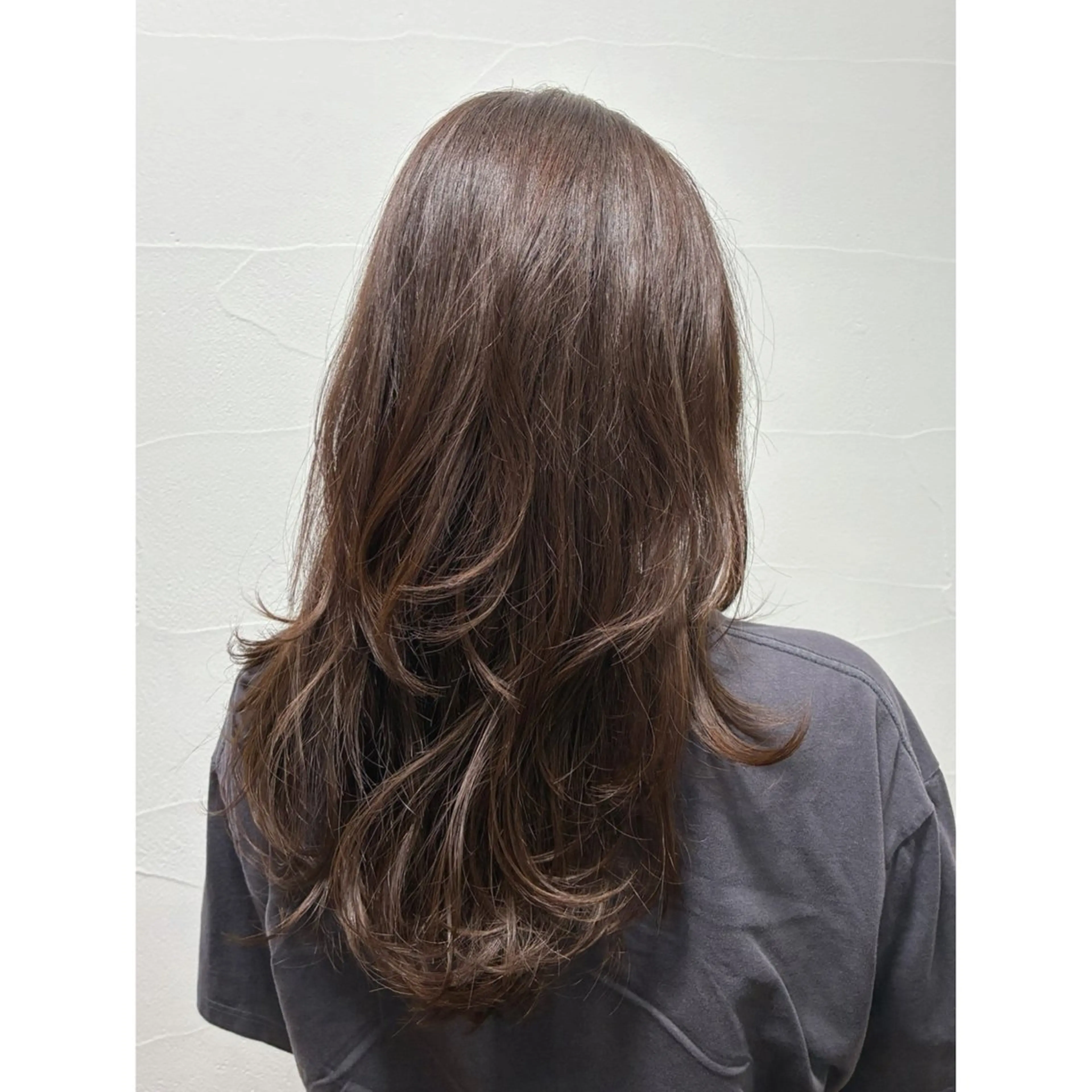 ロング 🪞Kana｜透明感 カラー × 髪質改善のヘアスタイル