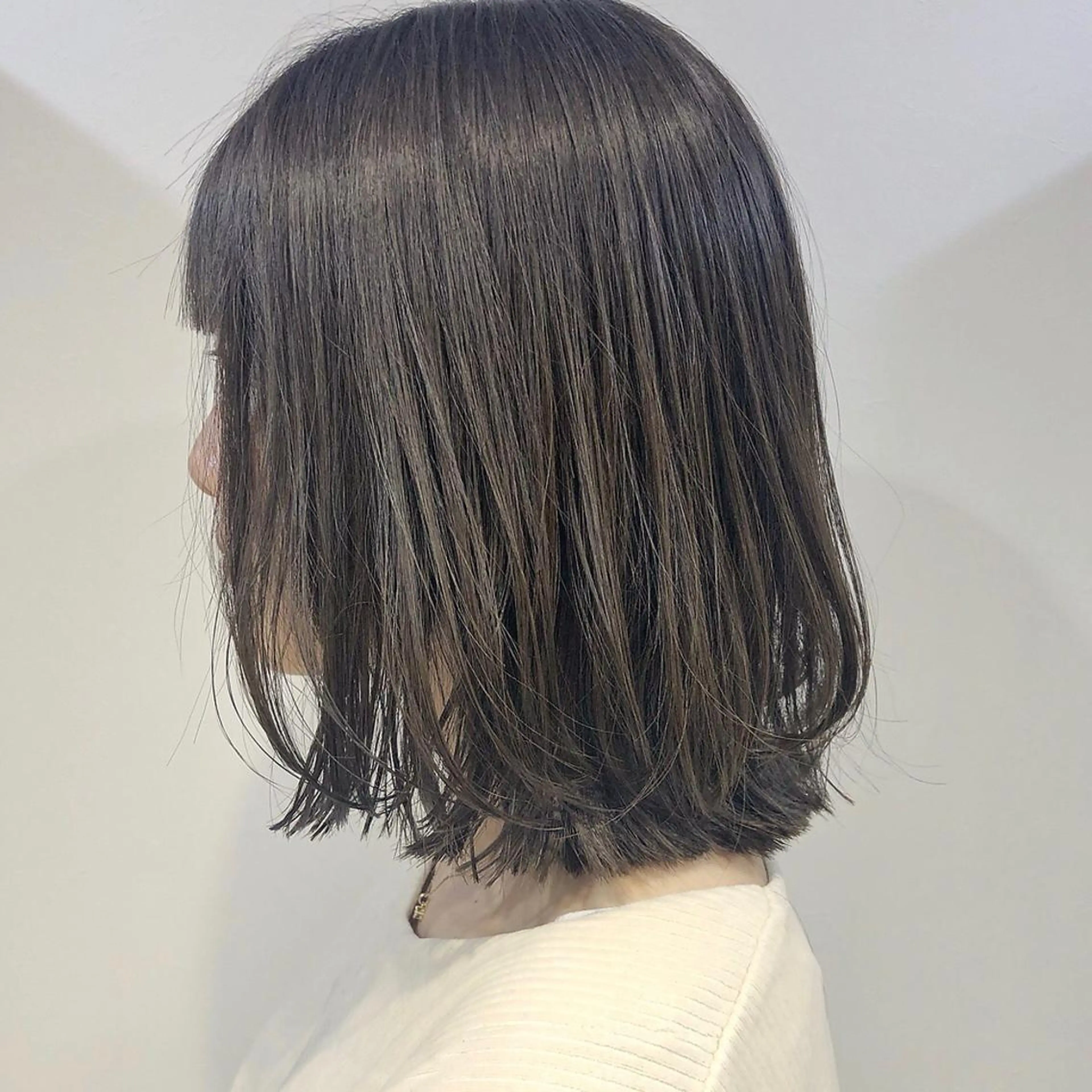 ミディアム カラー ボブレイヤー アッシュ ベージュカラー ボブ レイヤーカット 🍎みついじゅん🍏 ボブ指名No.1のヘアスタイル