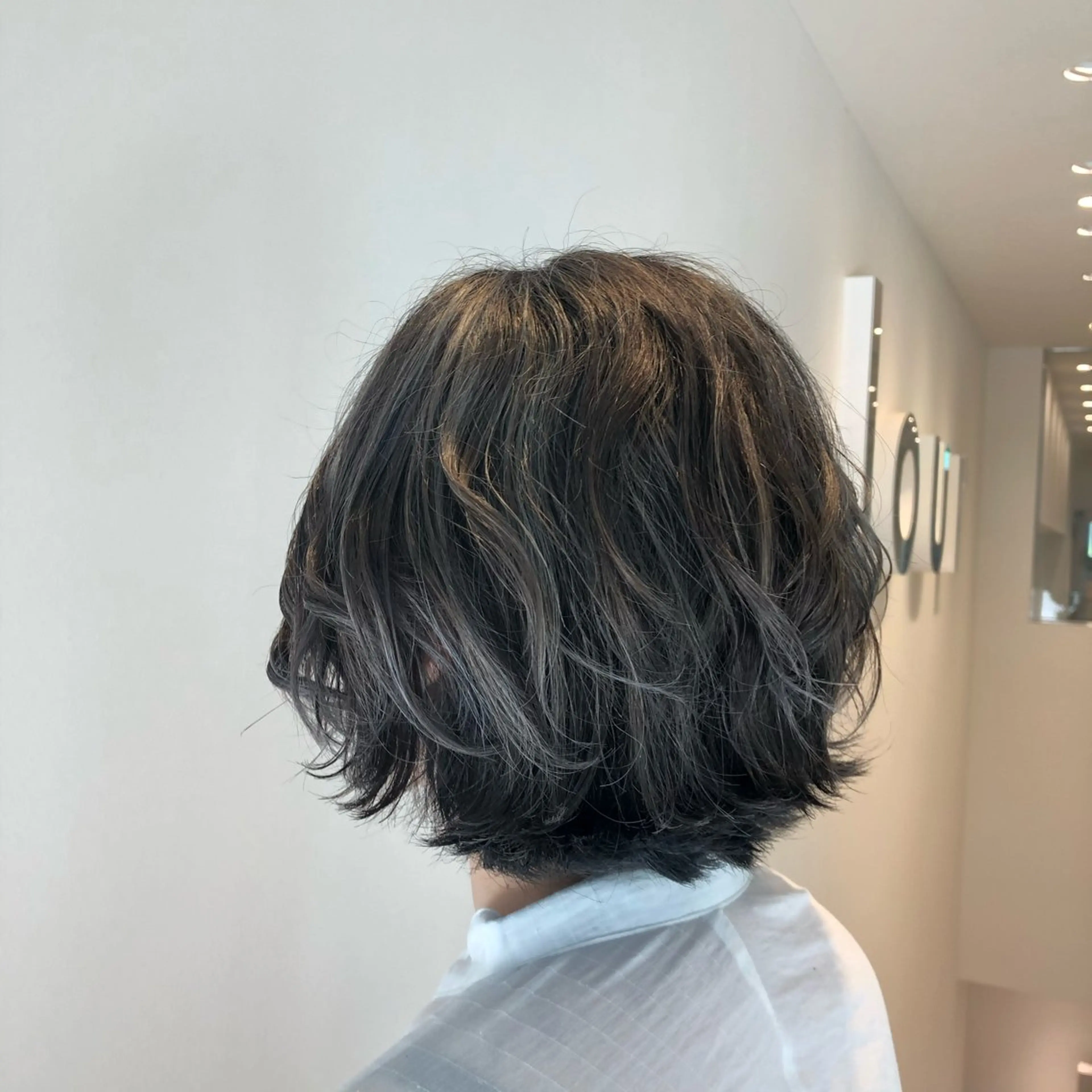 ミディアム カラー 堀 ゆきみのヘアスタイル