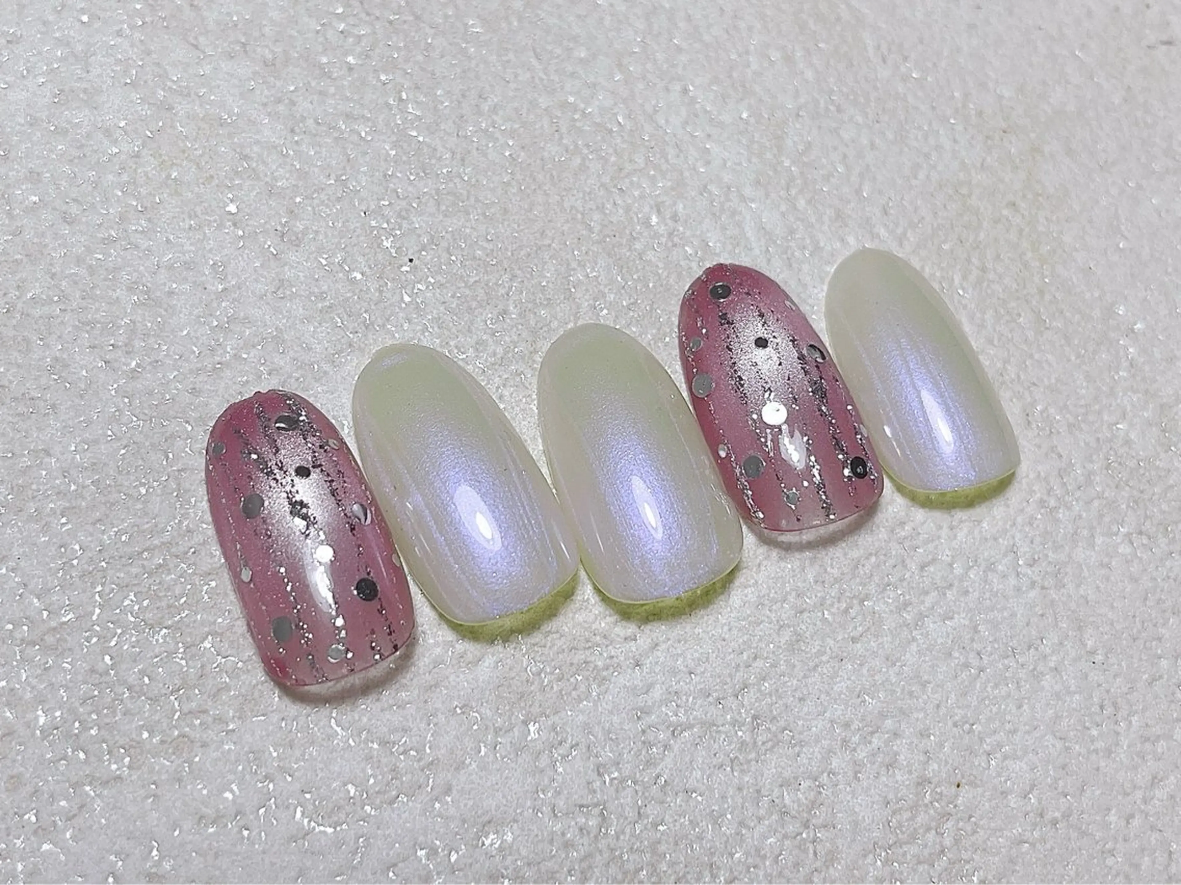 ネイル オーロラネイル フラワーネイル フットネイル フレンチネイル ジェルネイル ハンドネイル mogunail &blowのネイルデザイン