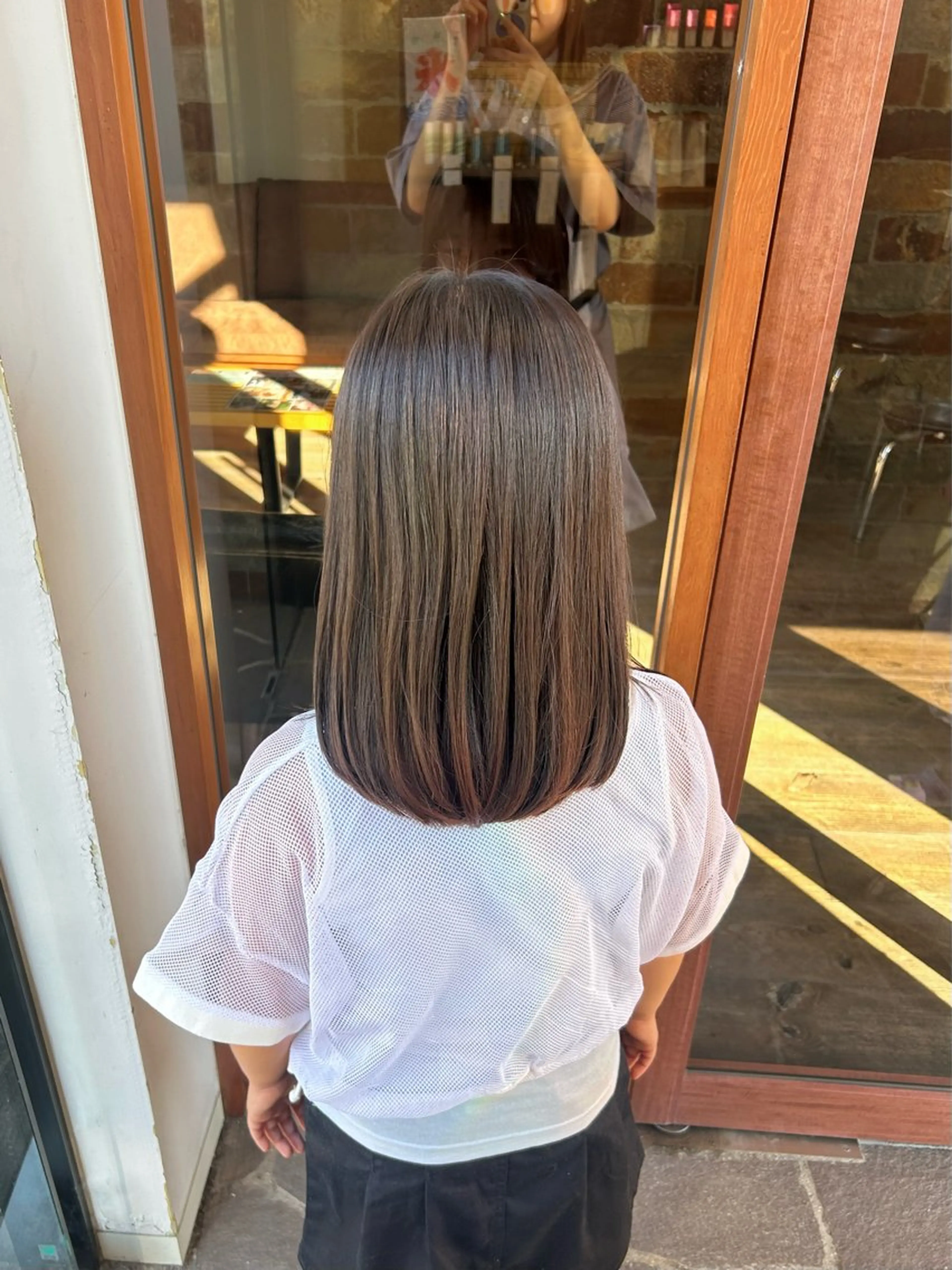 セミロング カット 村松 麻菜のヘアスタイル