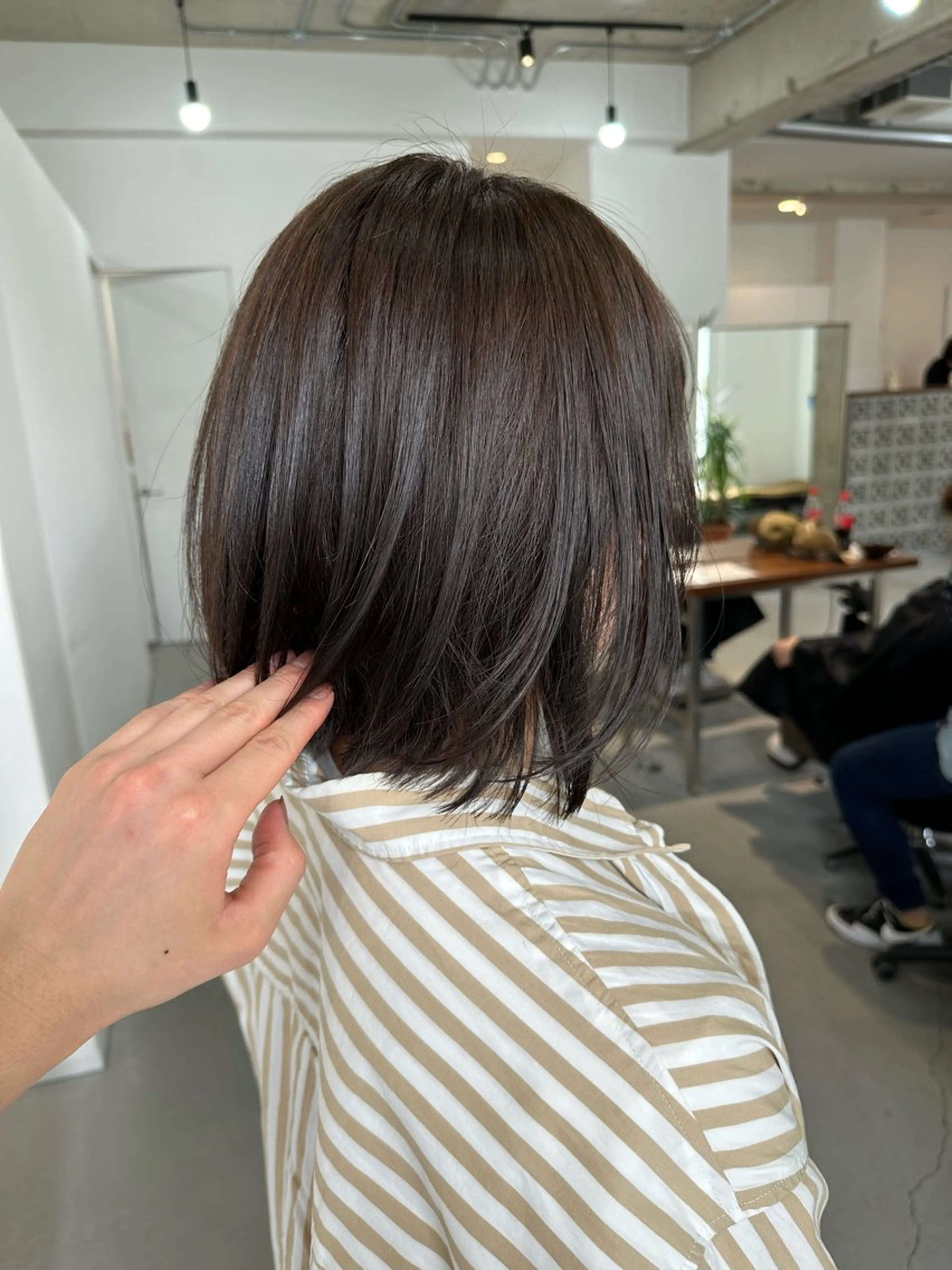 ミディアム カット ヘアカラー トリートメント カイリ /レイヤーカットのヘアスタイル