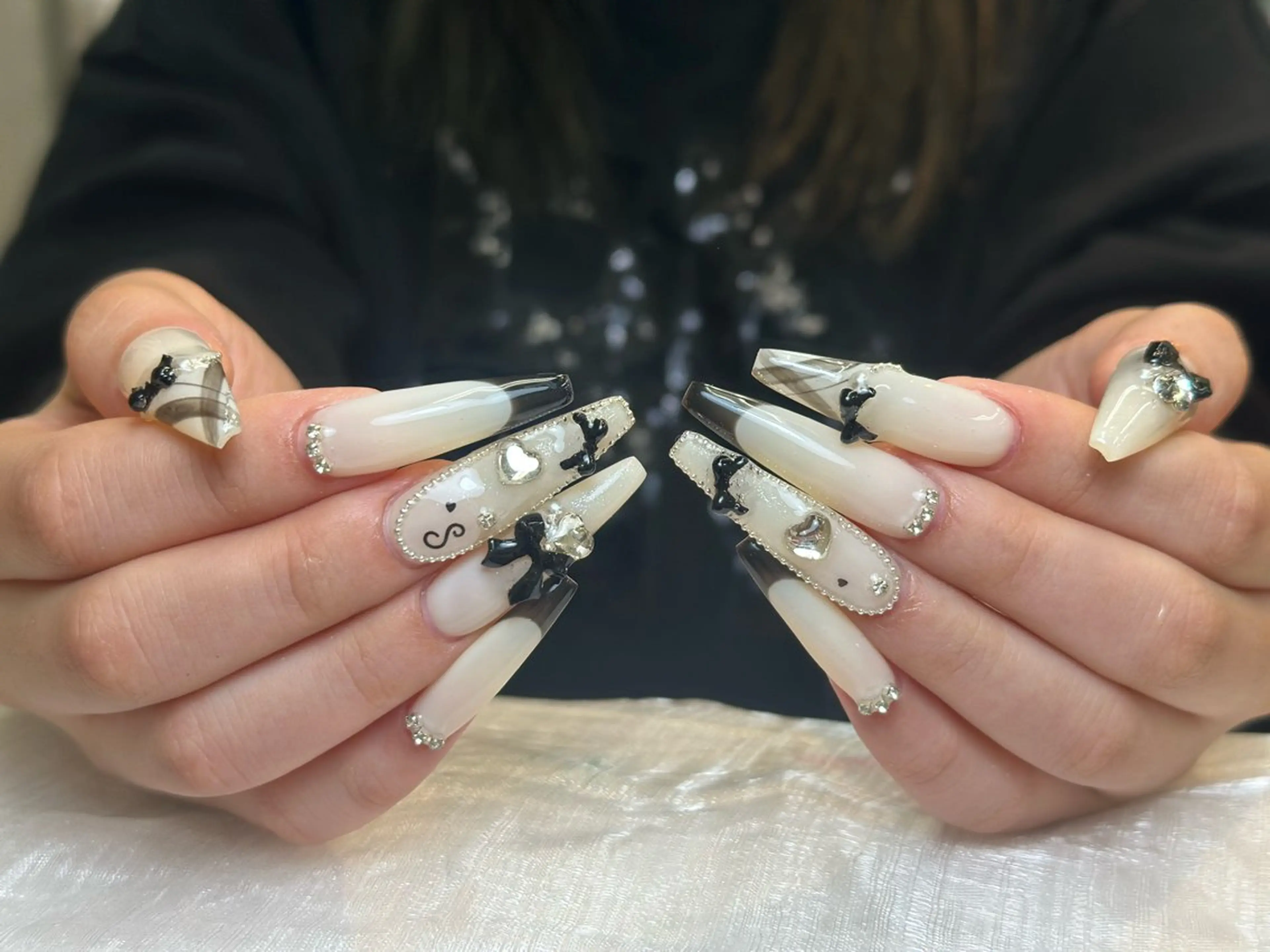 ネイル アートネイル フレンチネイル ジェルネイル キラキラネイル 大理石ネイル(マーブル) ハンドネイル Nienail_ Luxeのネイルデザイン