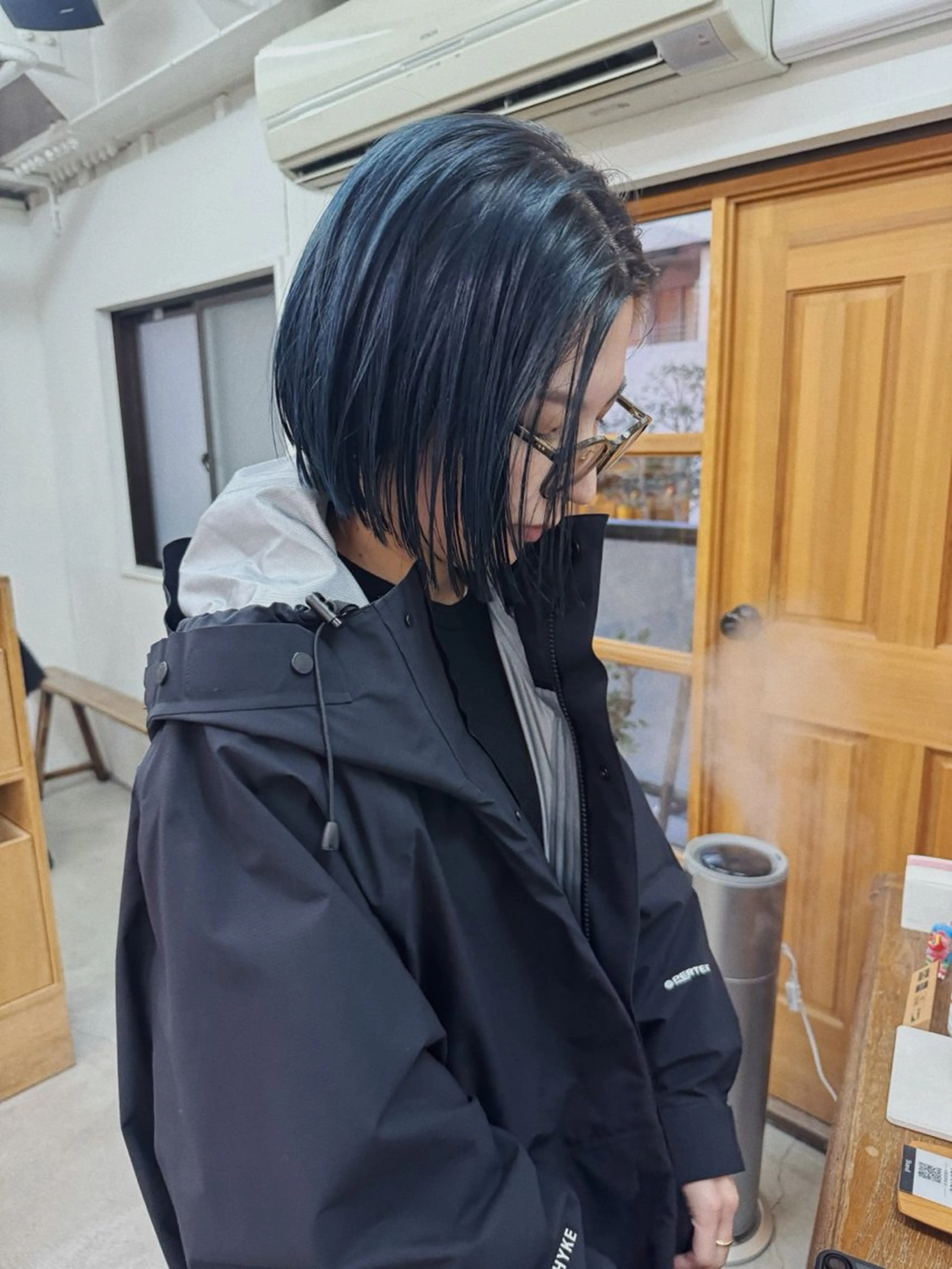 ショート カラー ヘアアレンジ ブリーチ ブルーカラー ネイビーカラー カット ヘアカラー トリートメント ニュアンスヘア🌔 nanakoのヘアスタイル