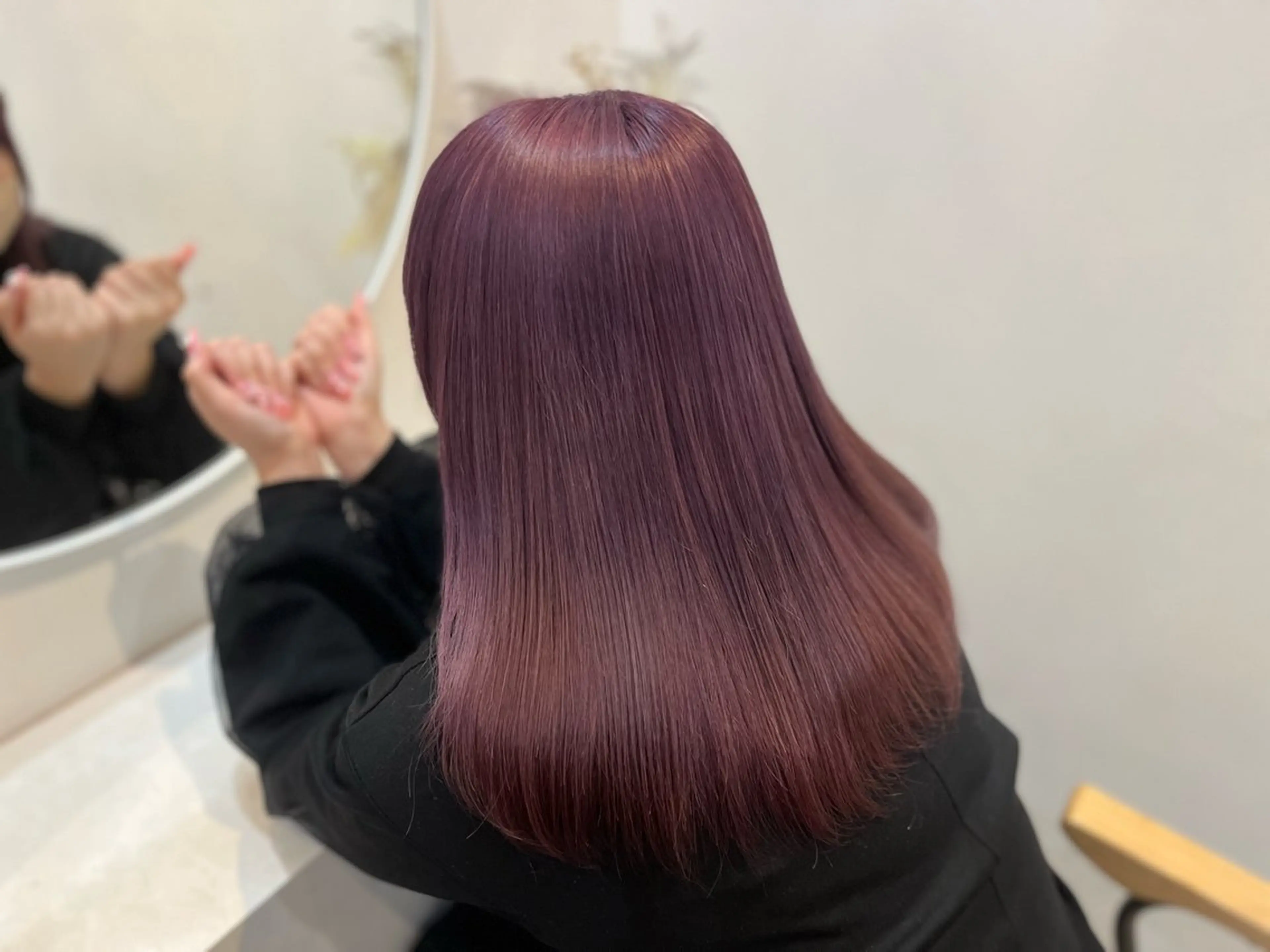 ミディアム カラー ブリーチ カシス ピンクカラー ヘアカラー トリートメント 🦋Yui🦋透明感 /ベージュ/Wカラーのヘアスタイル