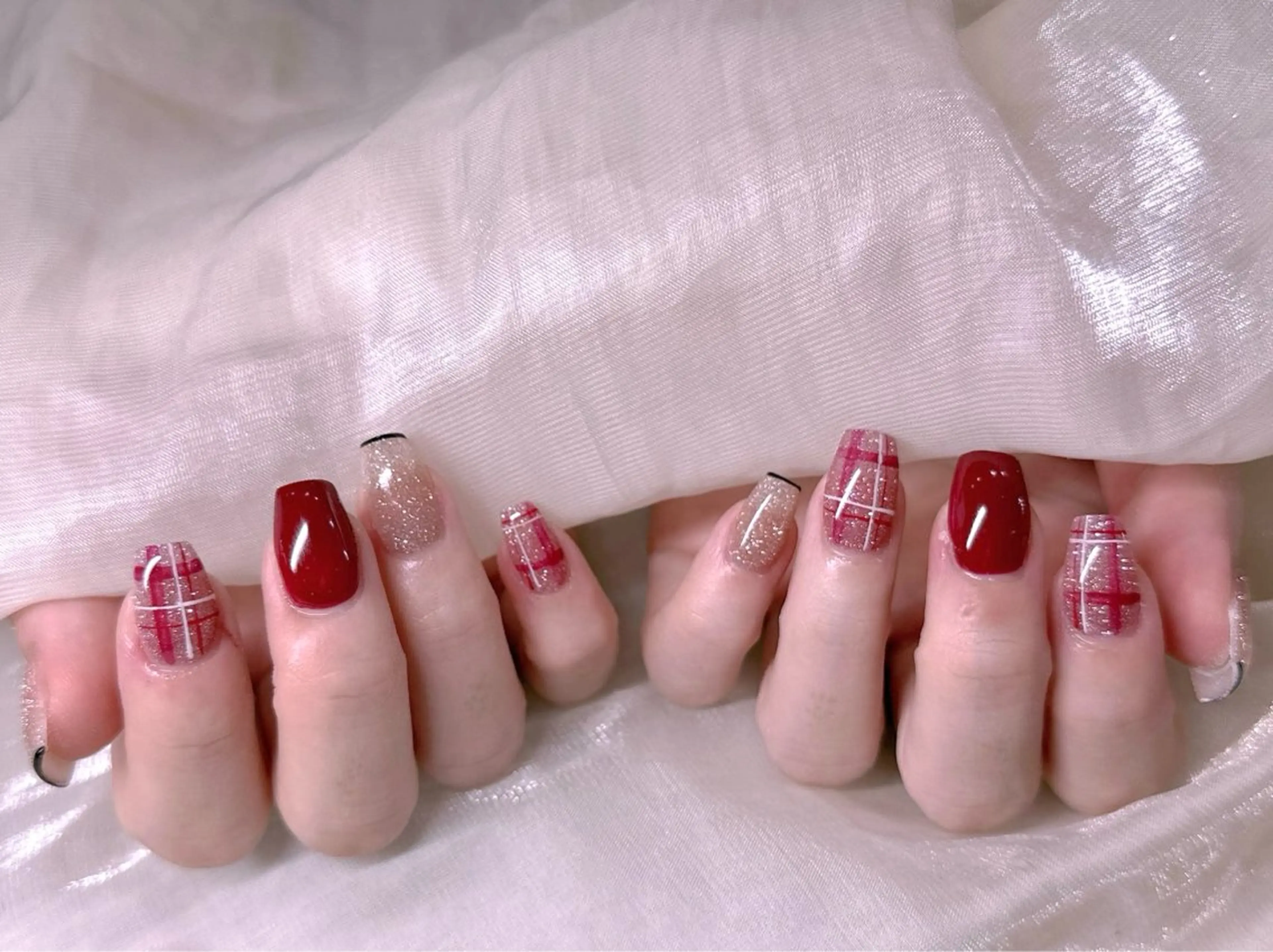 ネイル チークネイル フレンチネイル ハート 韓国ネイル マグネットネイル ハンドネイル リン リンのネイルデザイン