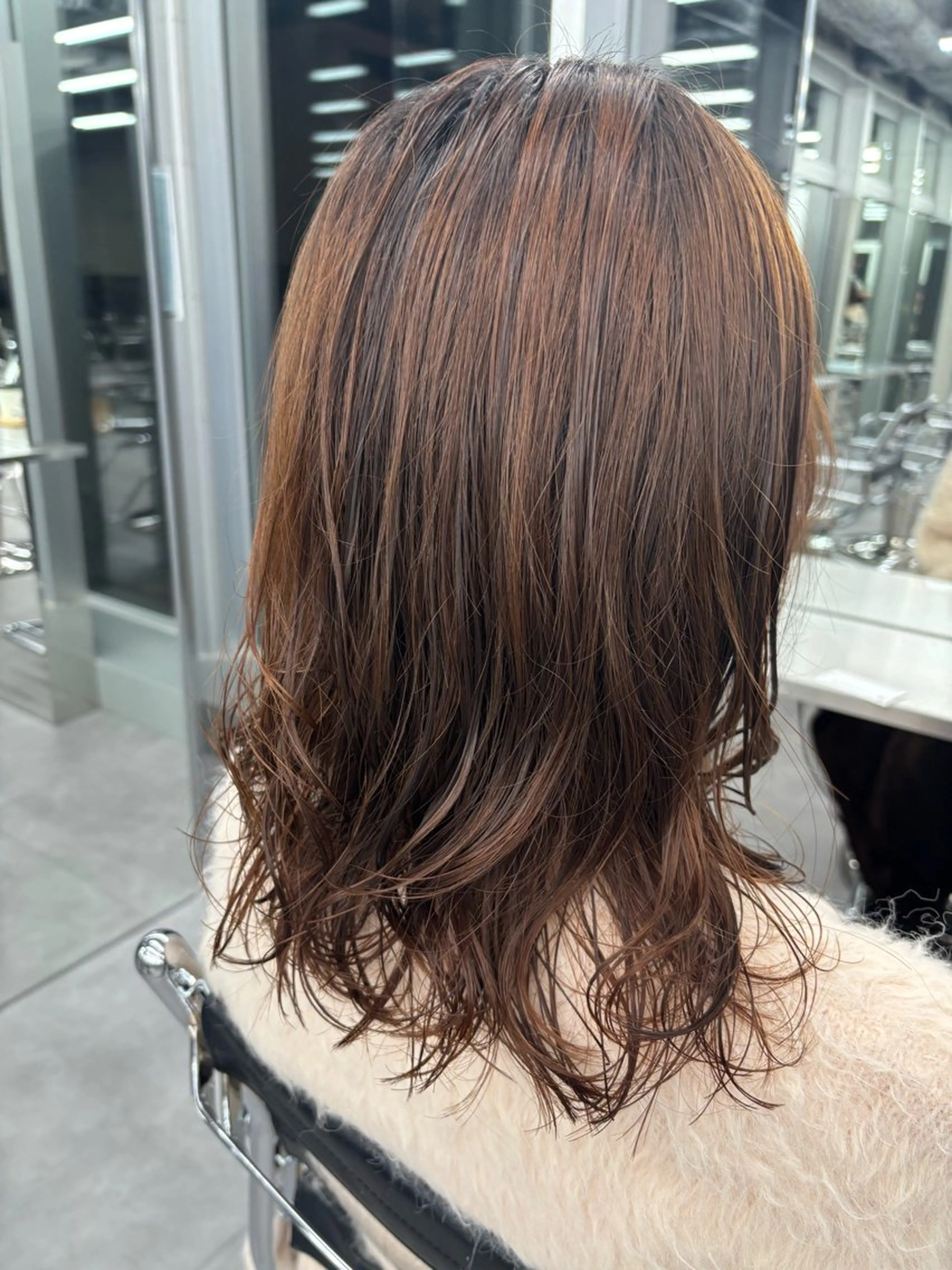 ミディアム 佐藤 莉子のヘアスタイル