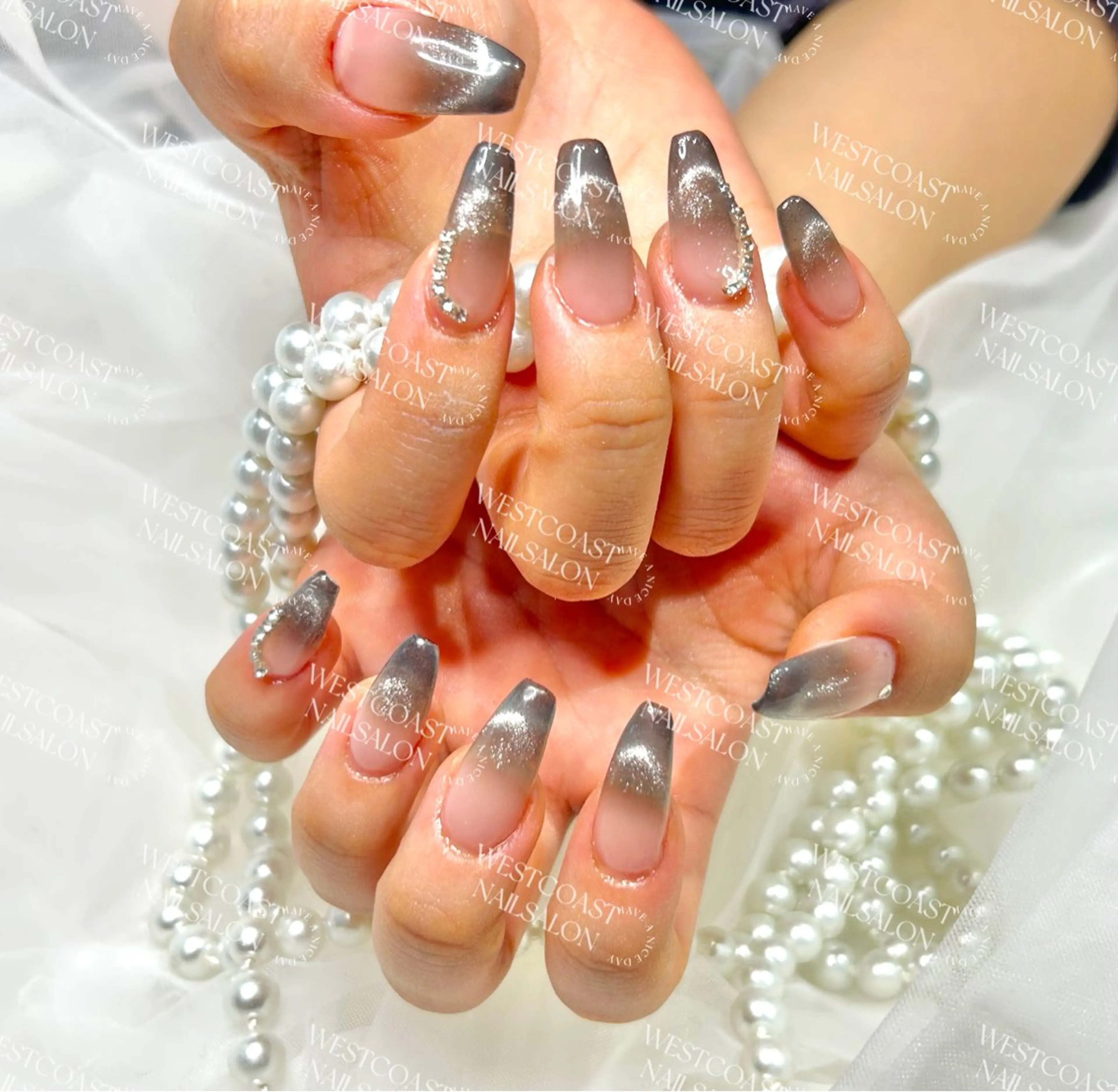 ネイル グラデーション ハンドネイル リボン、ガーリー パーツ放題専門店のネイルデザイン