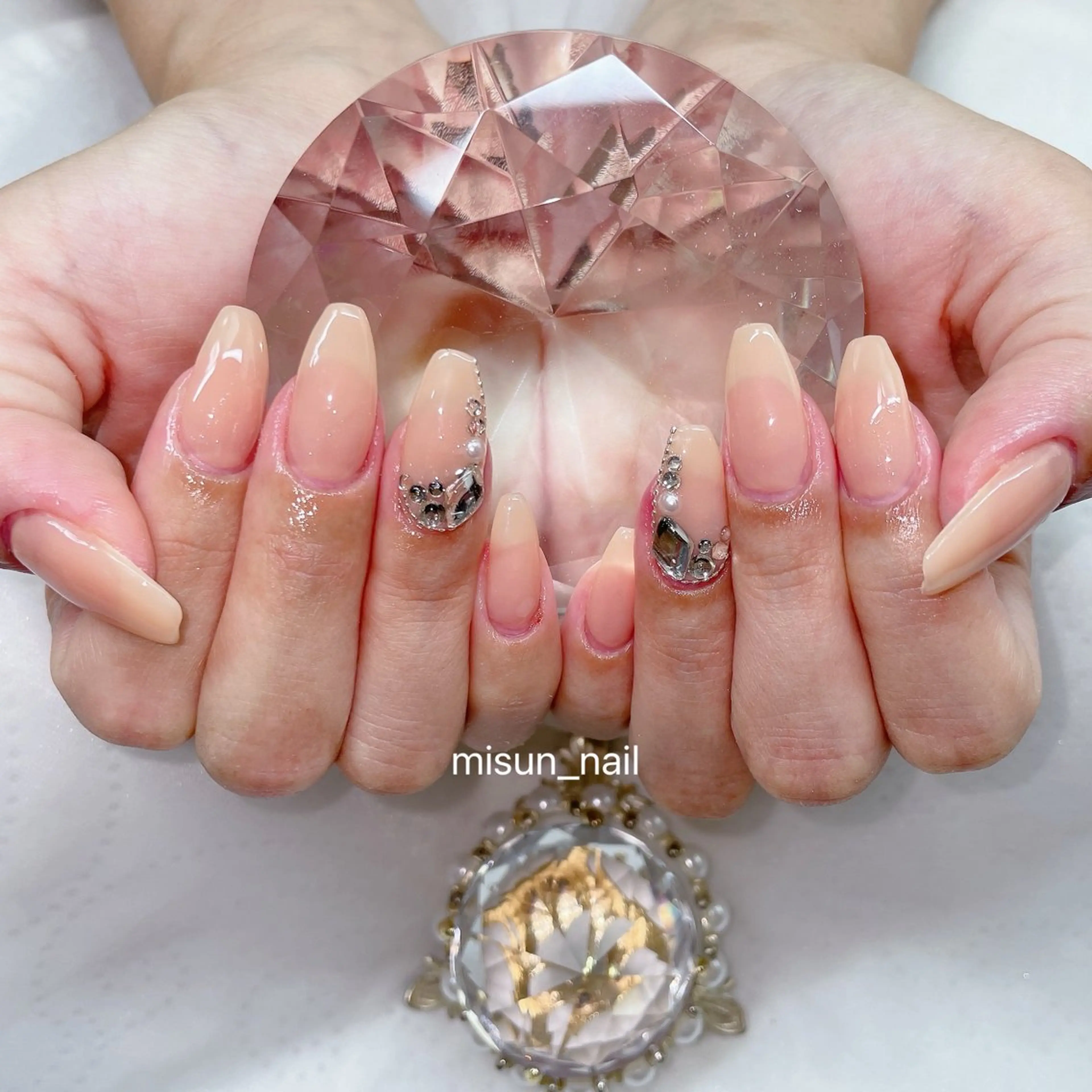 ネイル アートネイル オーロラネイル チークネイル 長さ出し フラッシュネイル misun_ nailのネイルデザイン