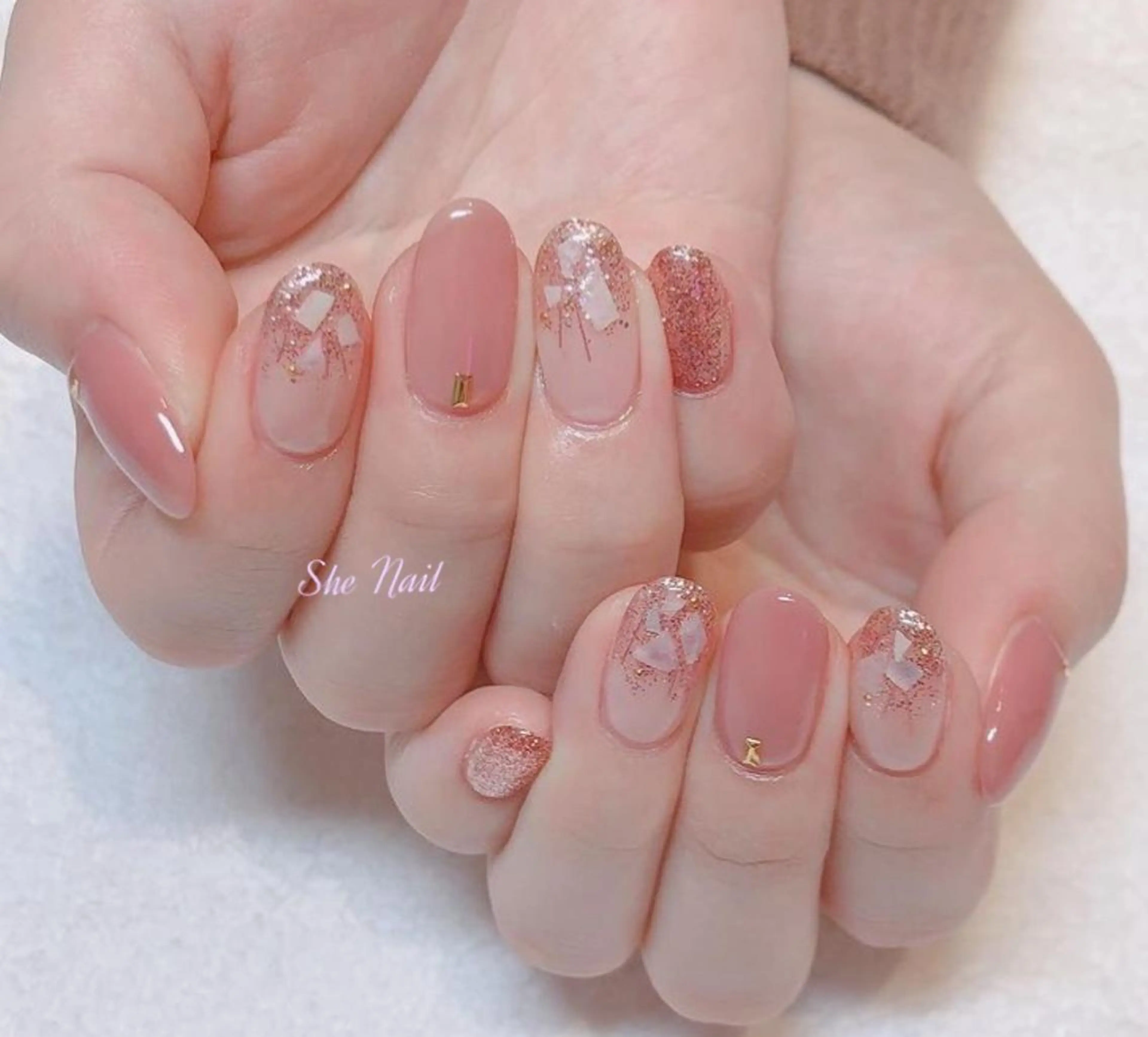 ネイル シンプルネイル She   Nail所属・ISA_ BELLAのネイルデザイン