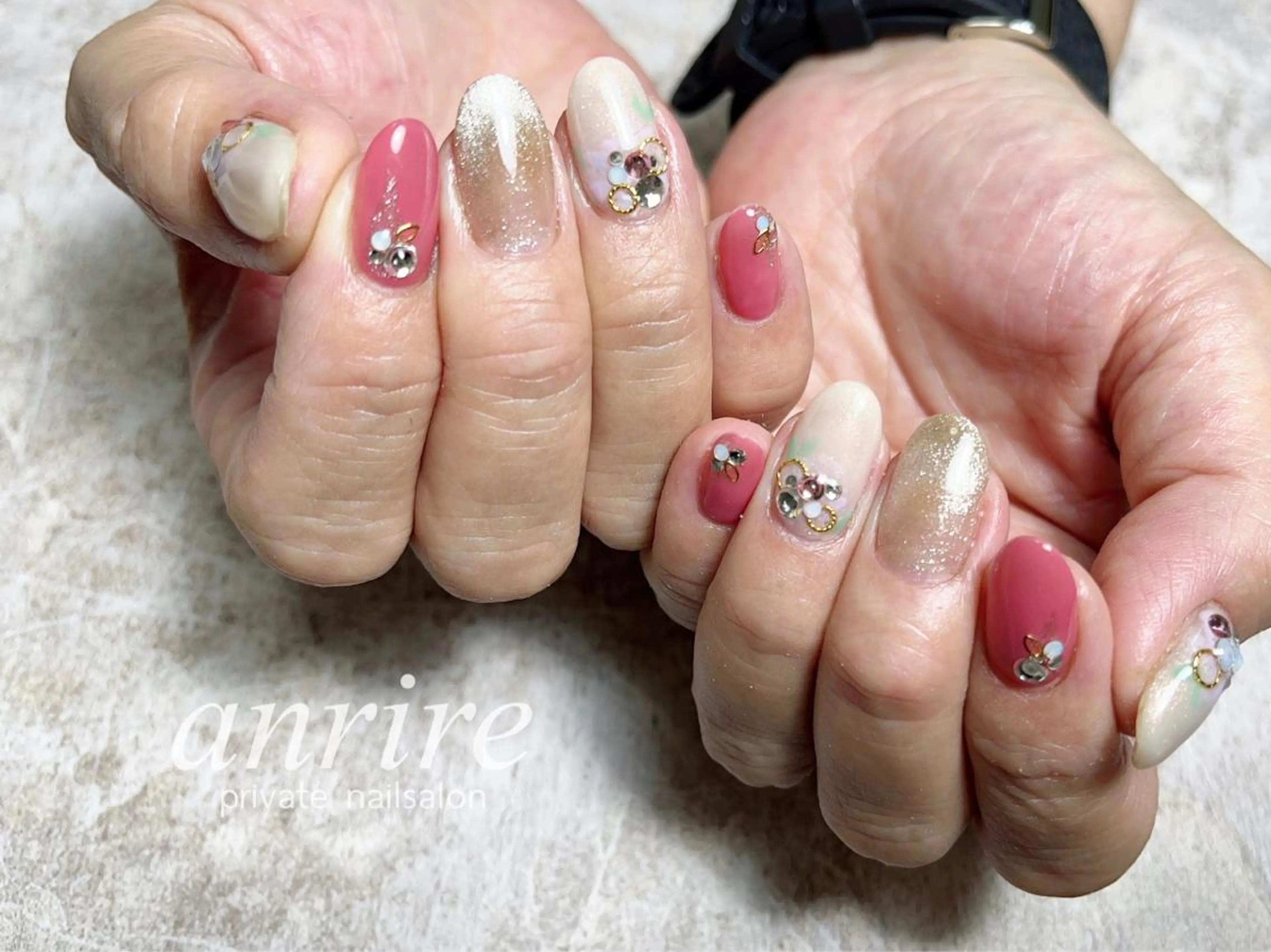 ネイル アートネイル ジェルネイル ゴールド キラキラネイル マグネットネイル ハンドネイル nailsalon anrireのネイルデザイン