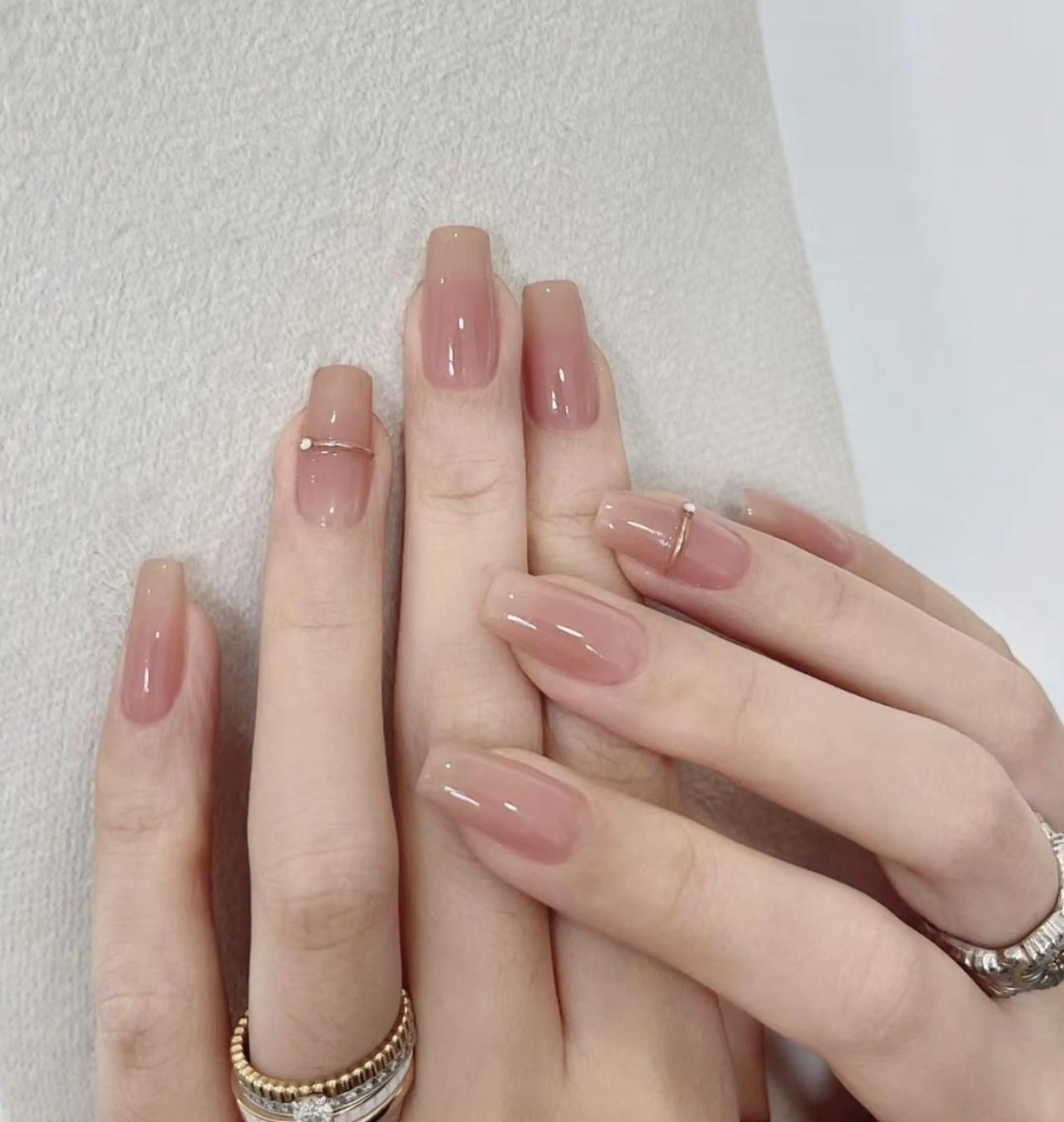 ネイル シンプルネイル Queens PUPUのネイルデザイン