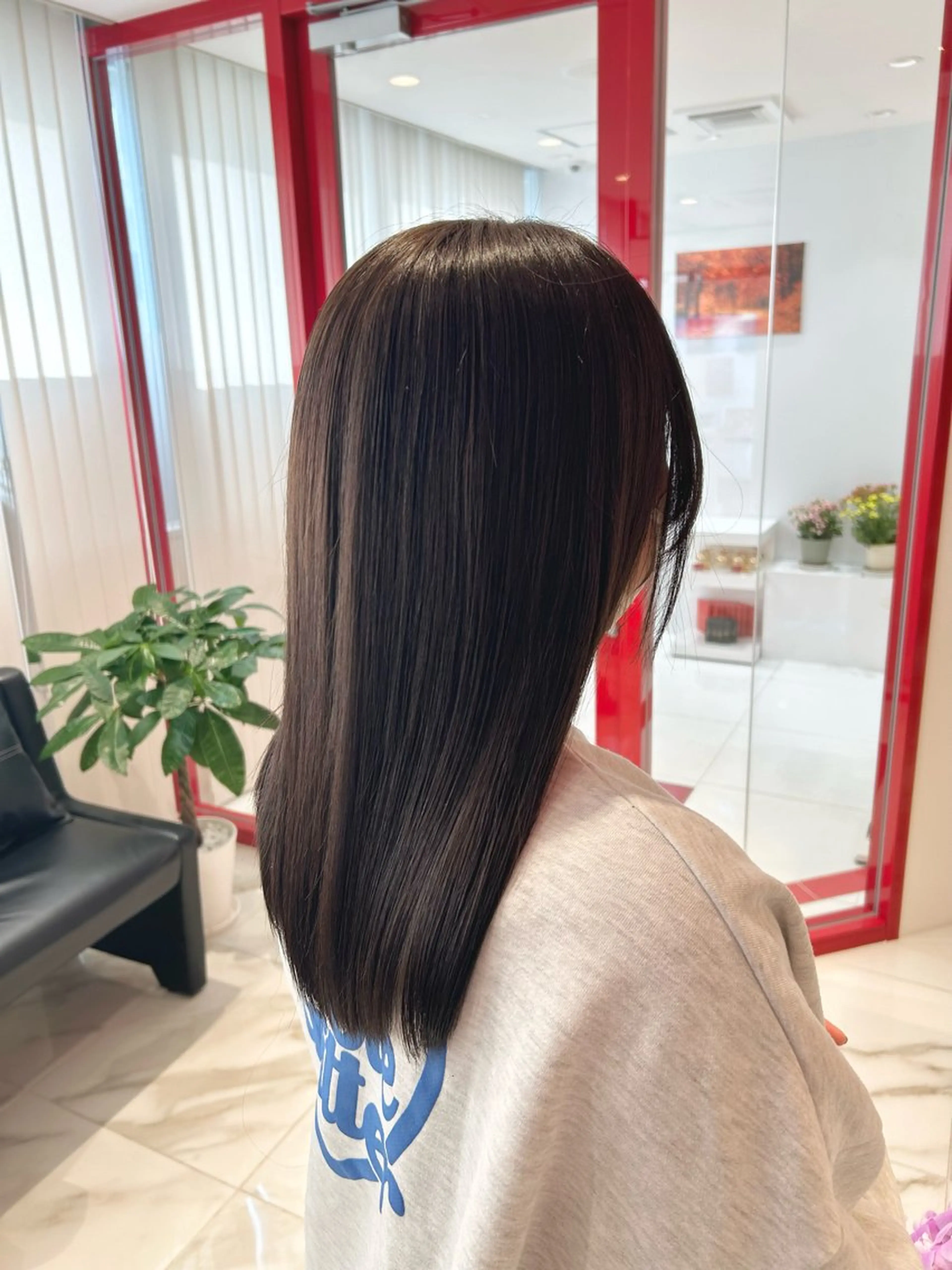 カラー 山本 麗のヘアスタイル