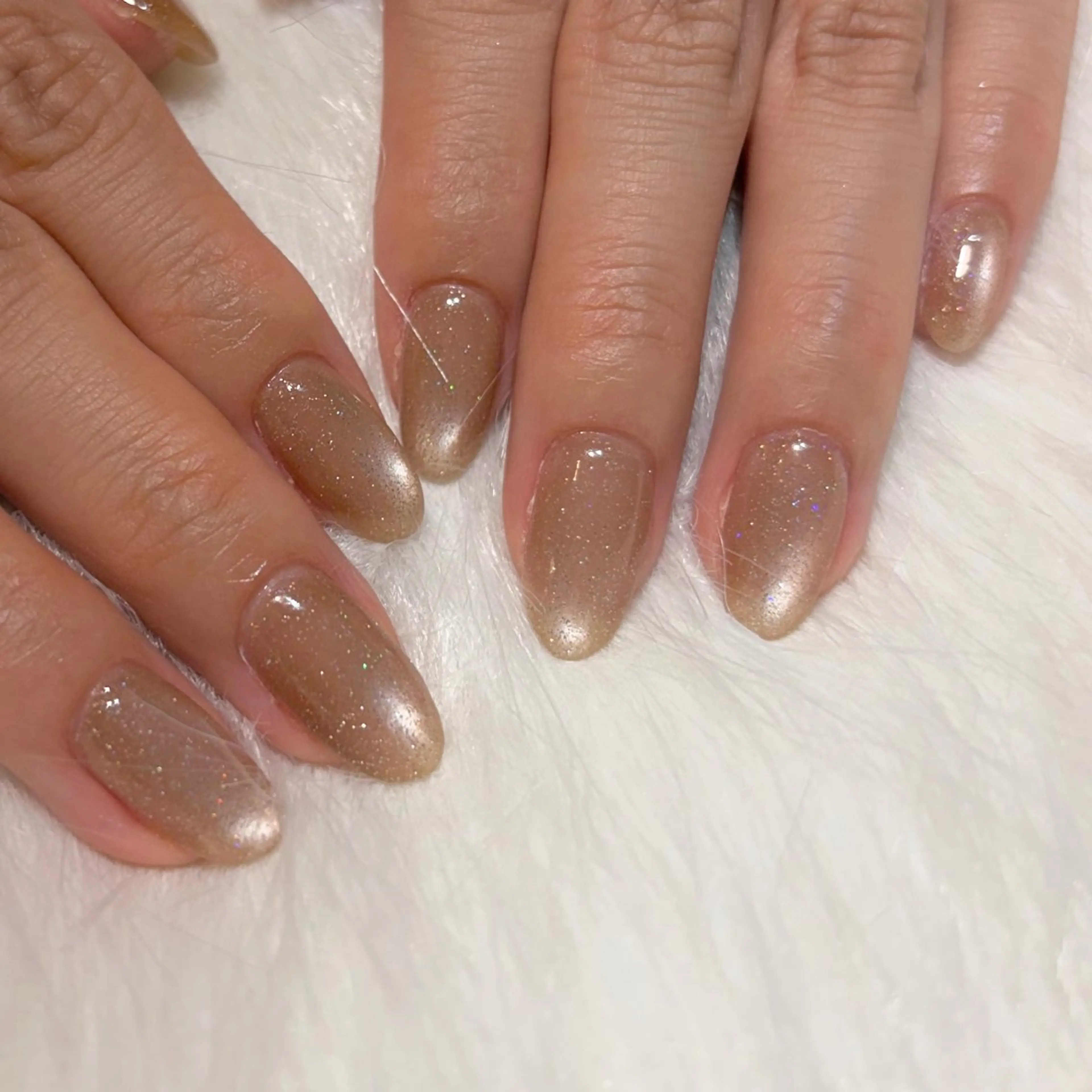 ネイル フラッシュネイル フラッシュマグ ラメ(グリッター) マグネットネイル シンプルネイル ハンドネイル MEI 🍑 nail OAKのネイルデザイン