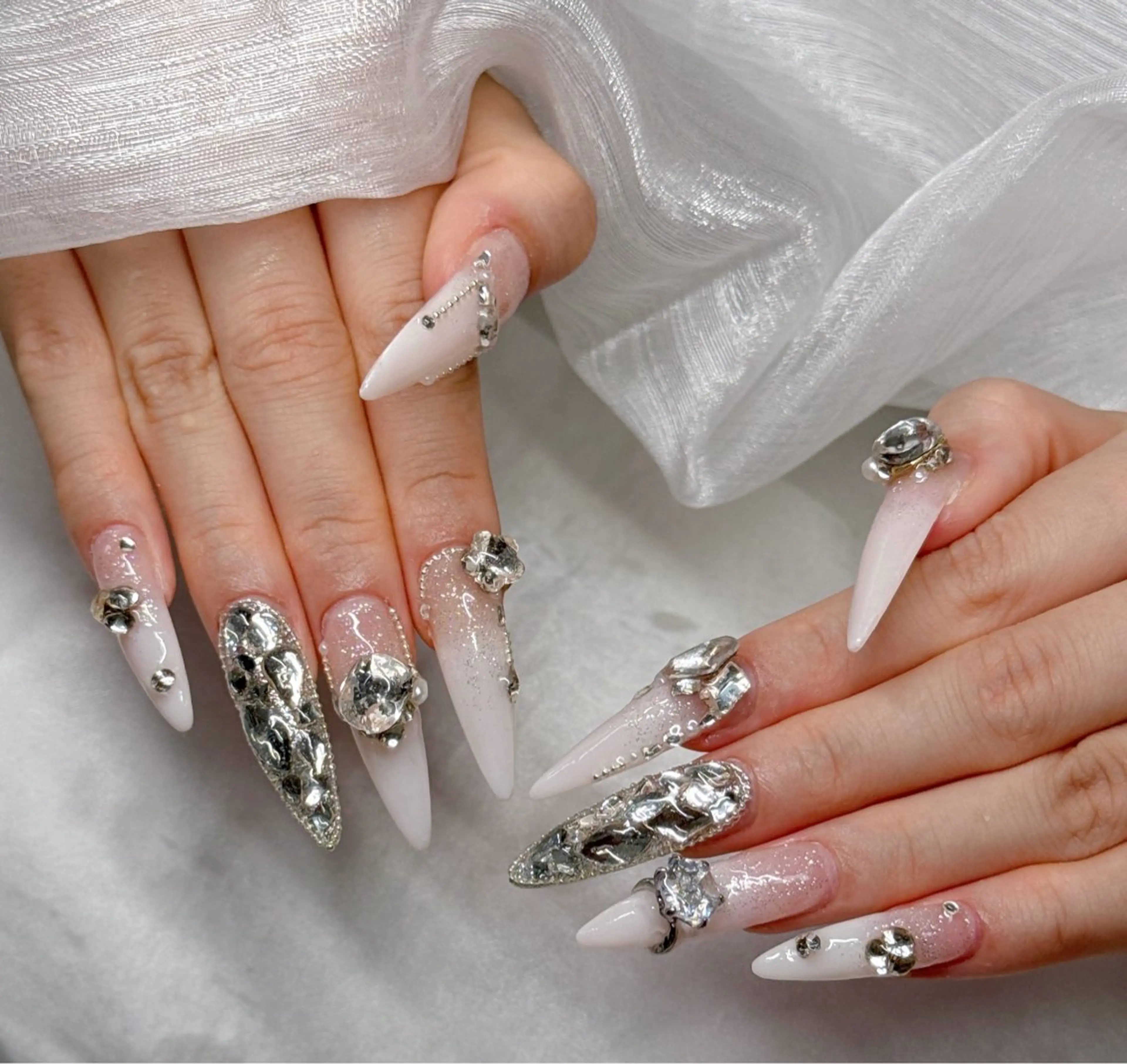 ネイル オーロラネイル チークネイル 長さ出し フットネイル フレンチネイル ハンドネイル Lee Ainのネイルデザイン