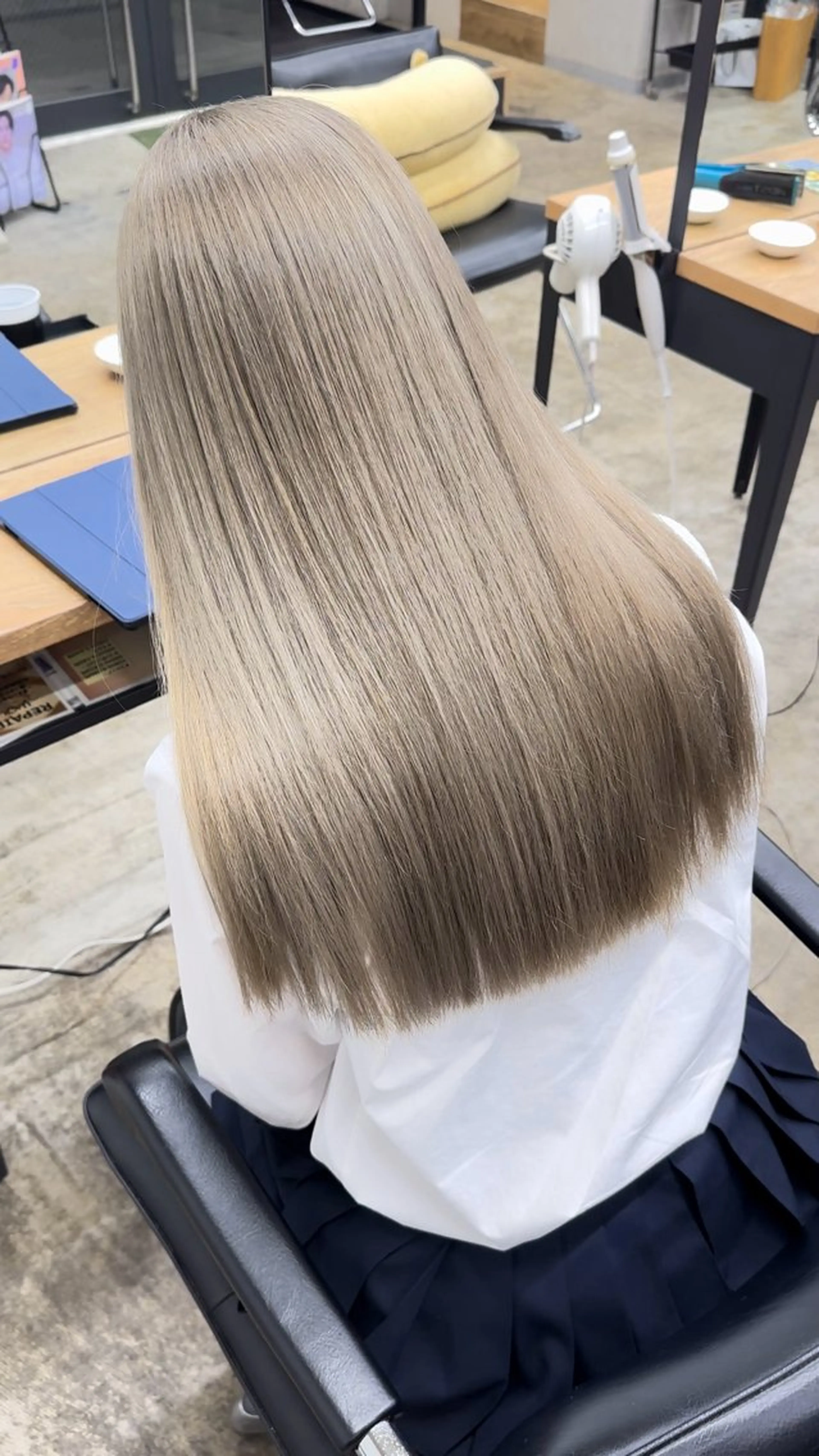 ロング yuuka🌻 ハイライト/艶カラーのヘアスタイル