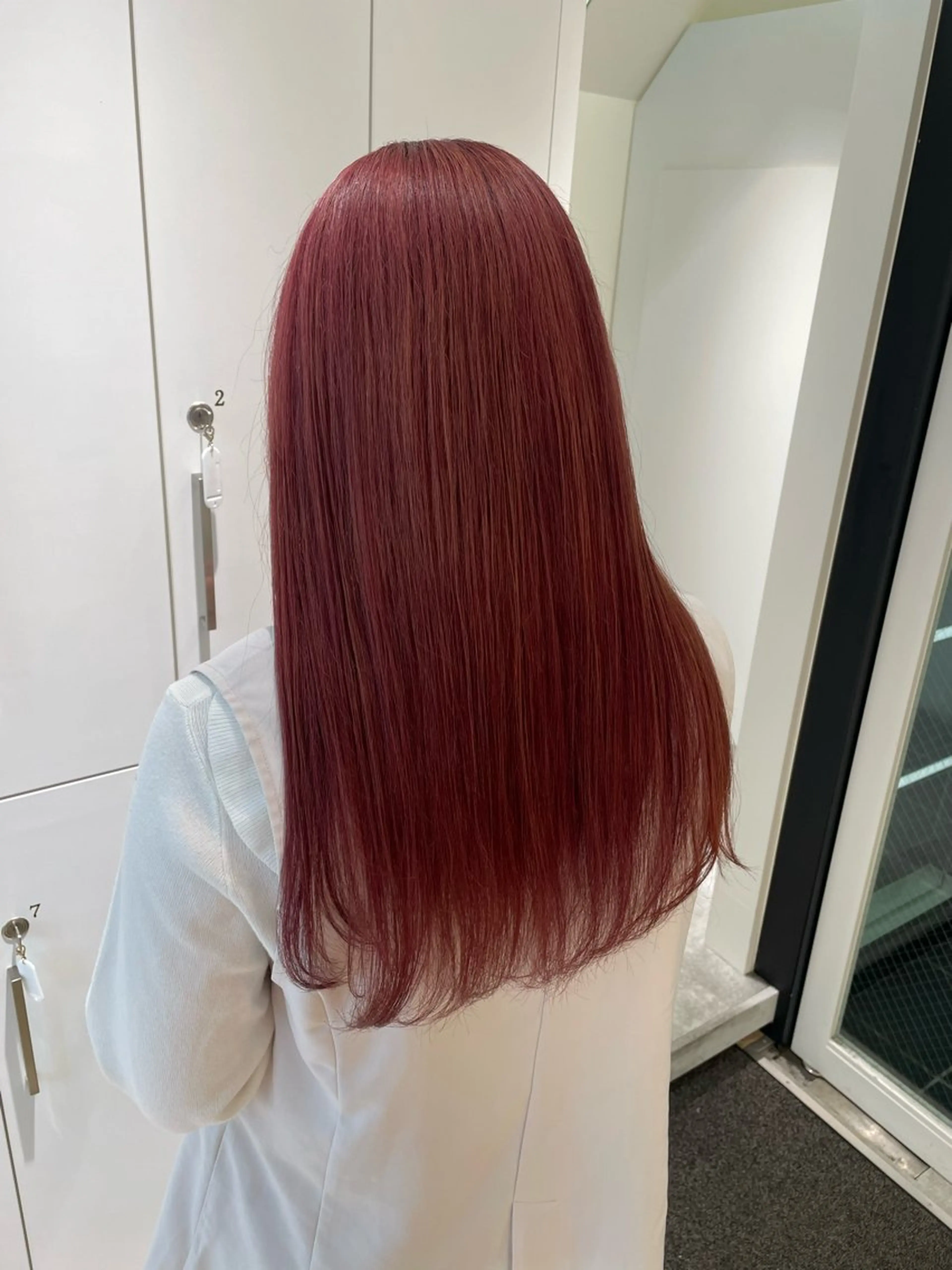 ロング カラー ブリーチ 今井 愛歩のマツエク・マツパデザイン