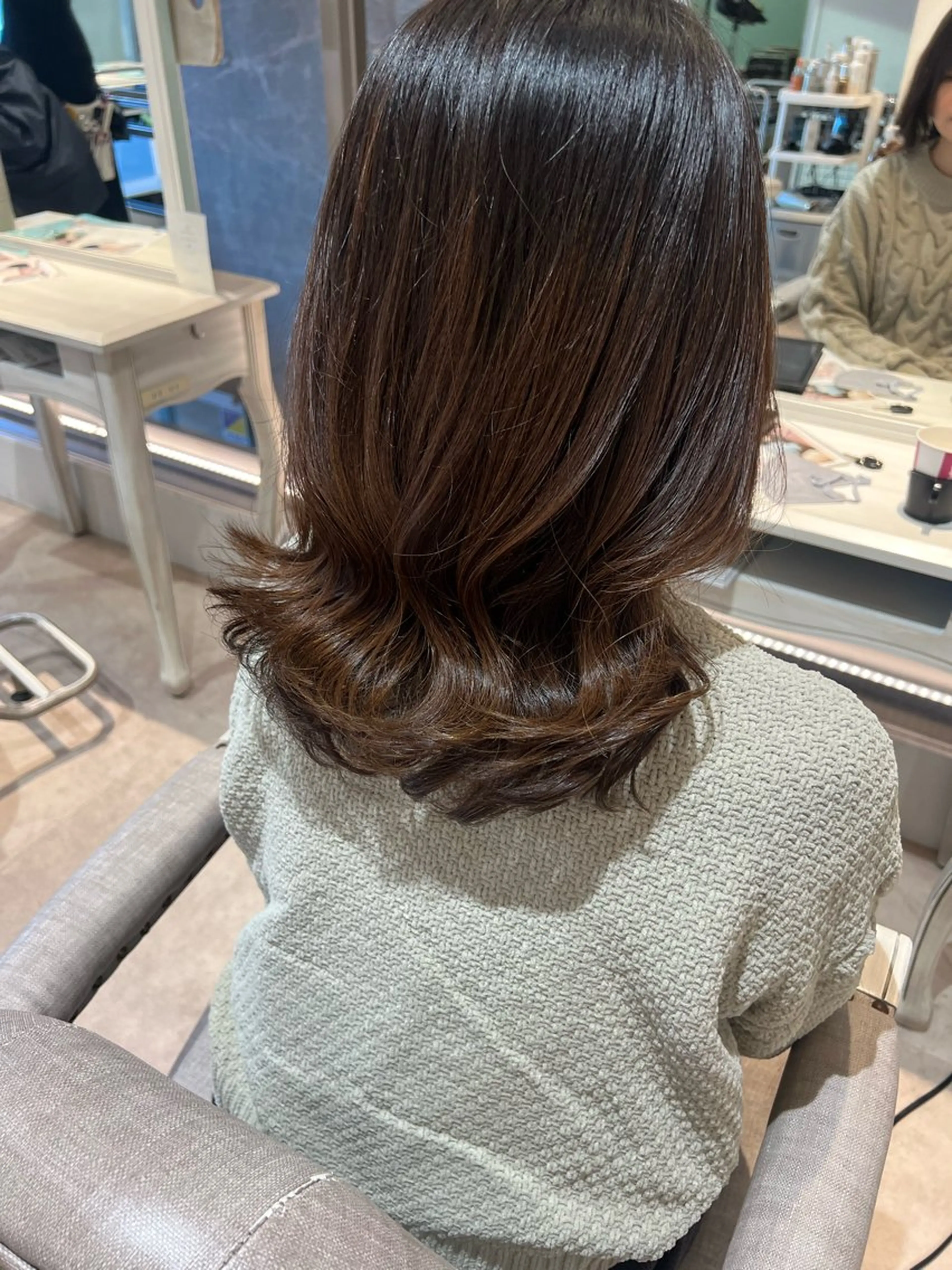 セミロング くびれヘア 韓国風ヘア ヘアカラー パーマ ミカ/名駅/レイヤー /ブリーチなしカラーのヘアスタイル