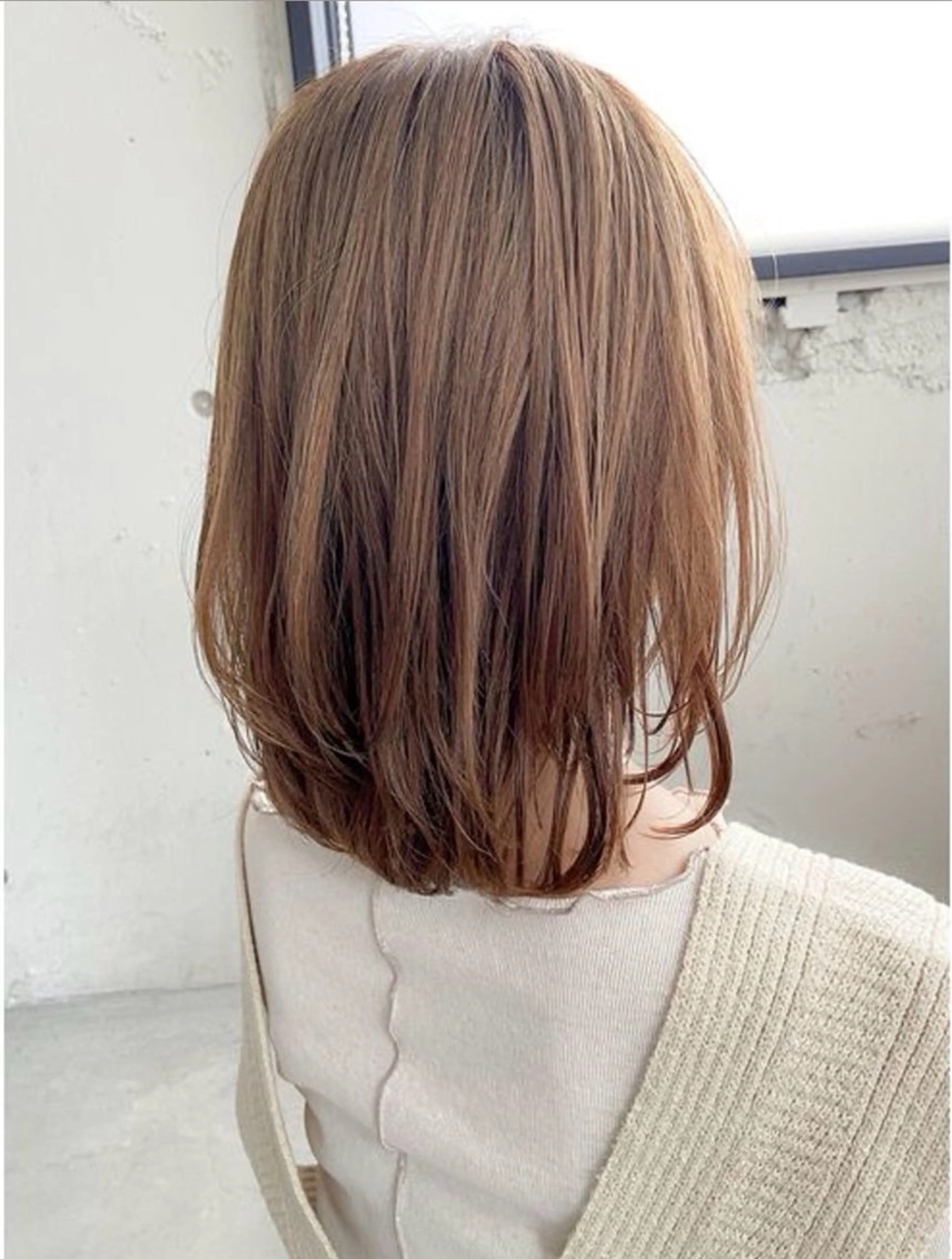 ミディアム 顔周りカット レイヤーカット 佐藤 優芽香のヘアスタイル