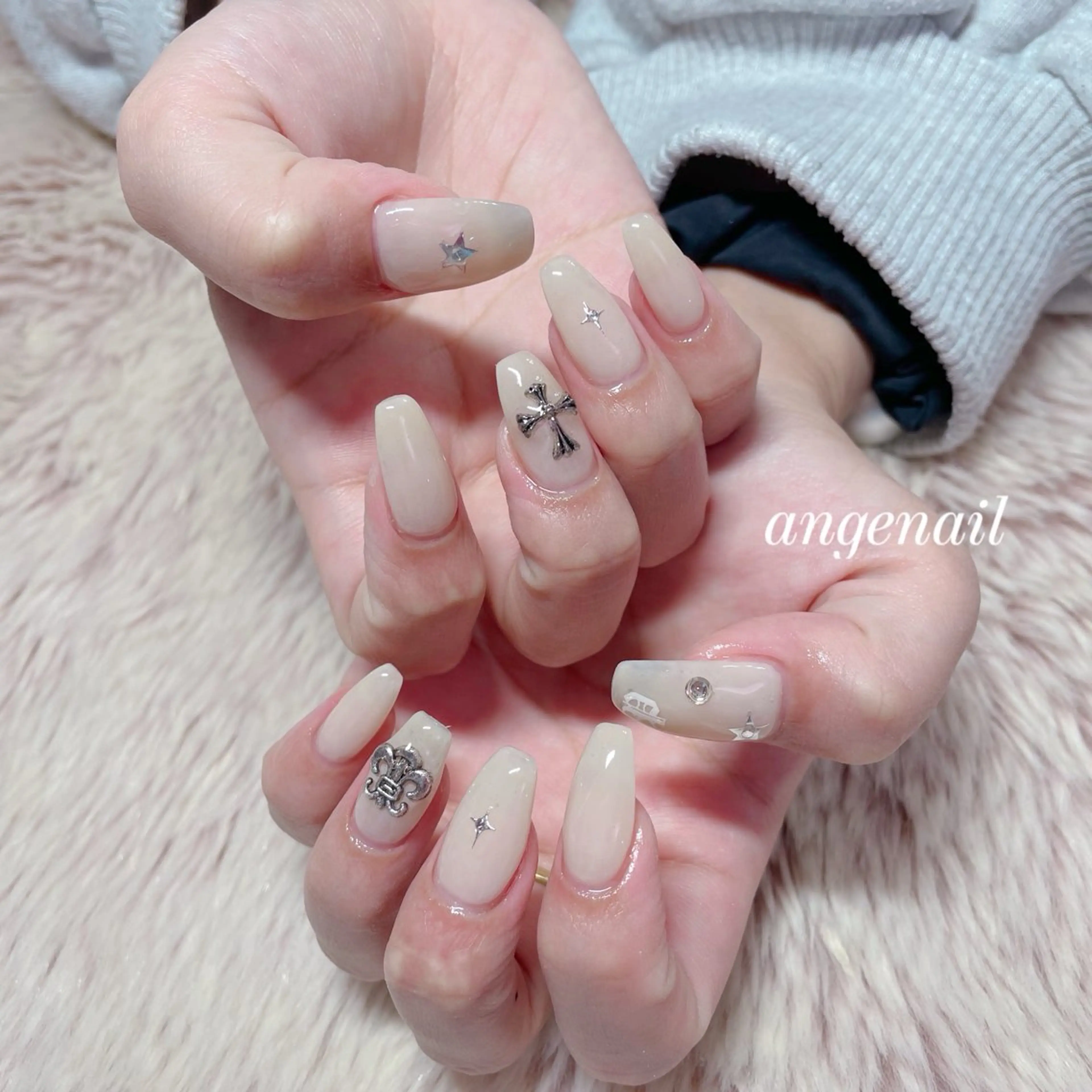 ネイル ハンドネイル オーナーネイリスト MAKIのネイルデザイン