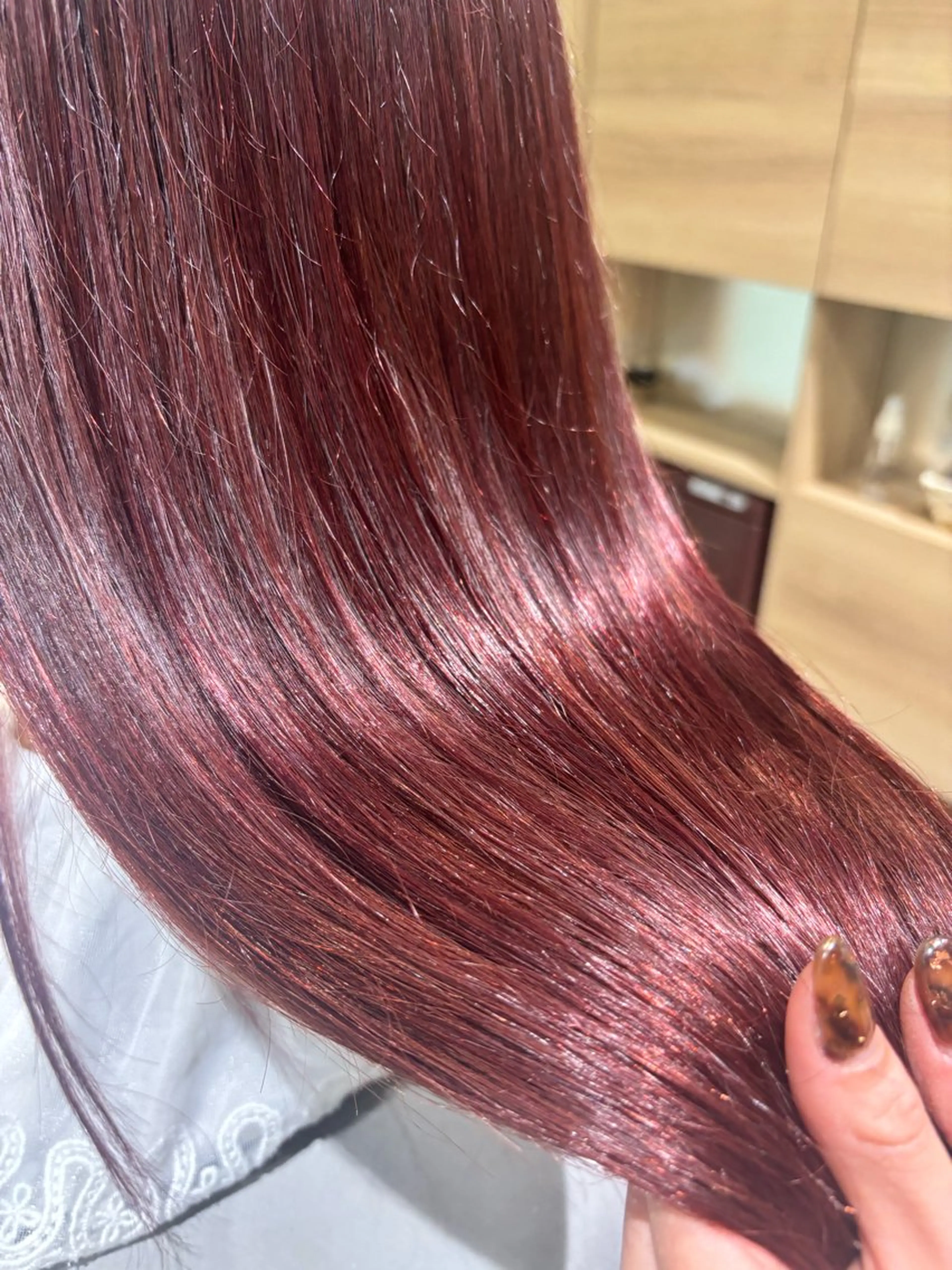 ロング カラー meuche…lego【ミューシェ】所属・西村 春菜のヘアスタイル