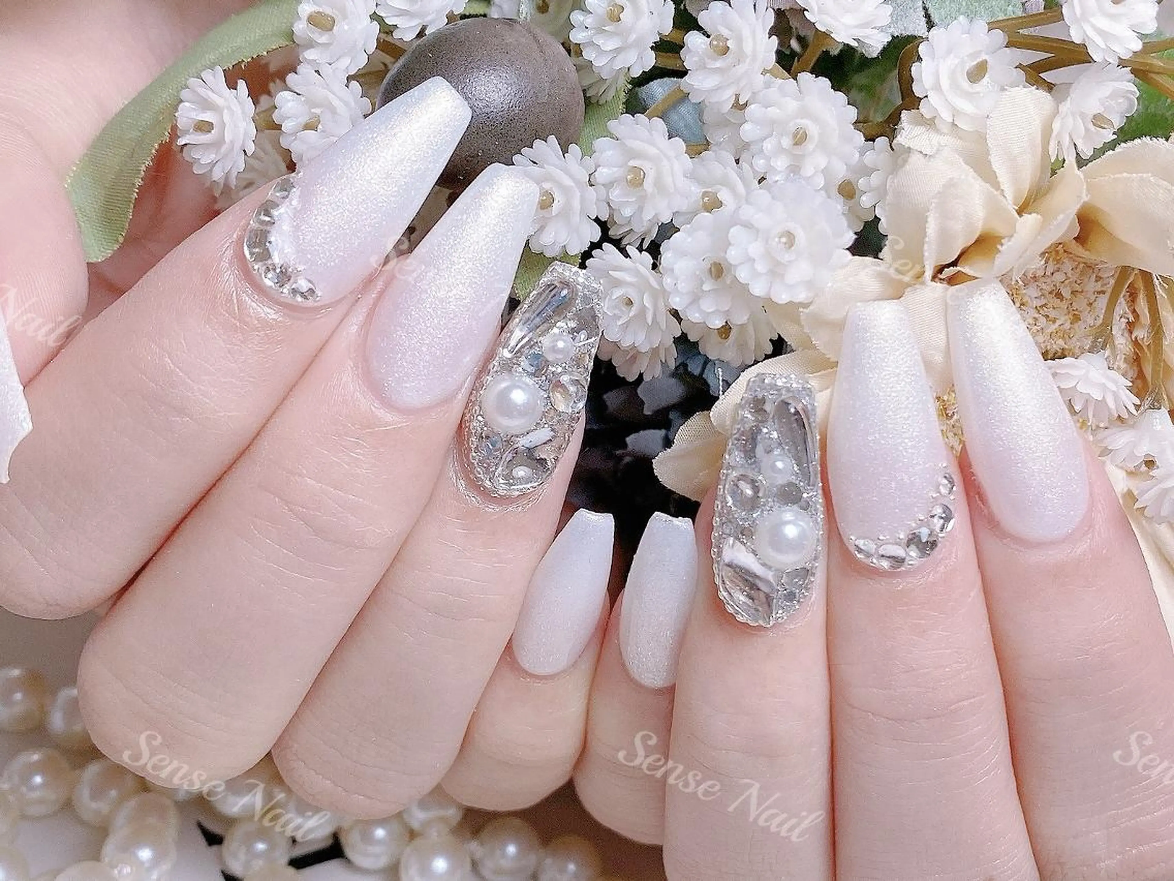 ネイル ハンドネイル ハンドケア Queening 🦋のネイルデザイン