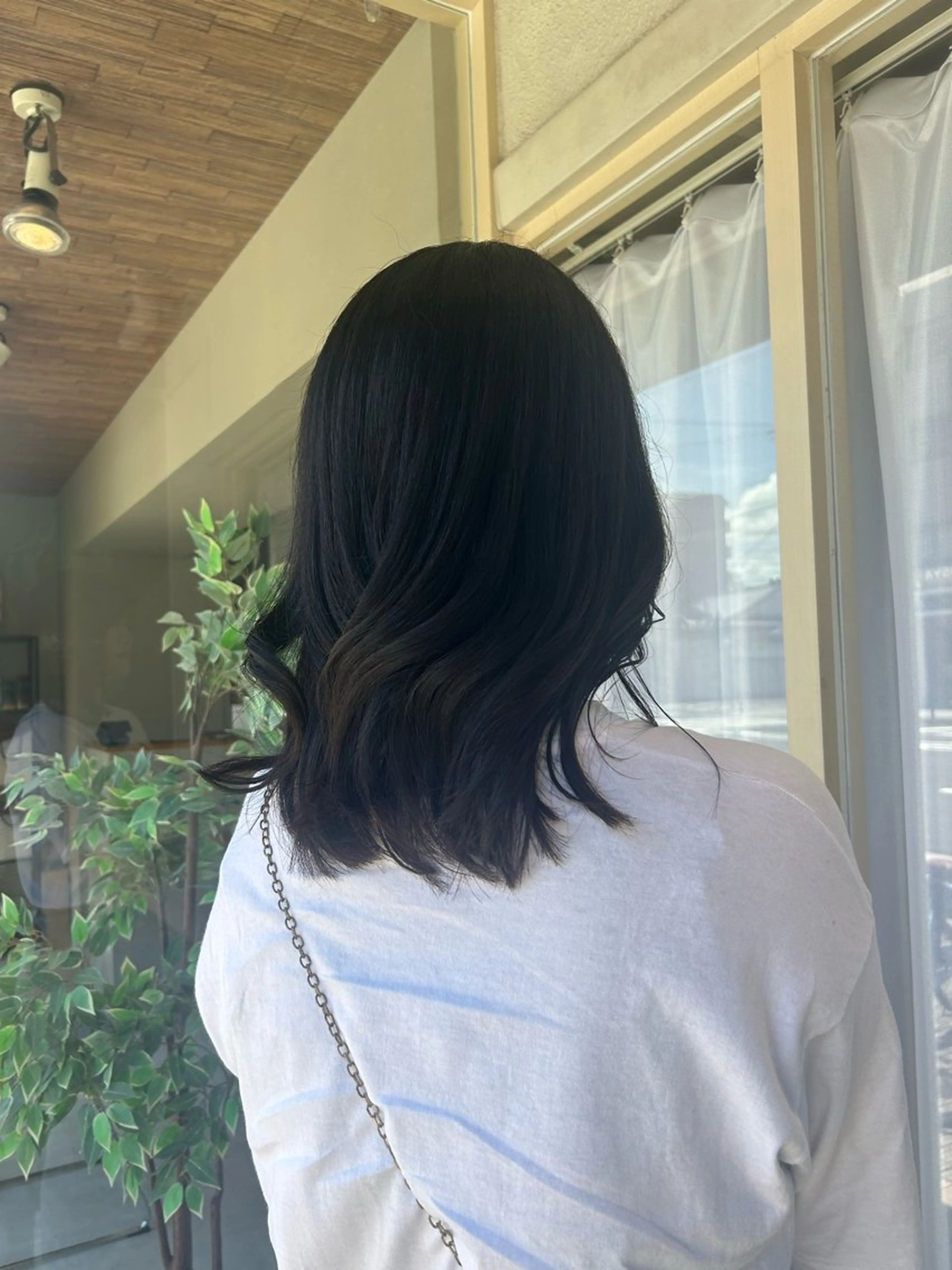 ショート カラー 川筋 桃果のヘアスタイル