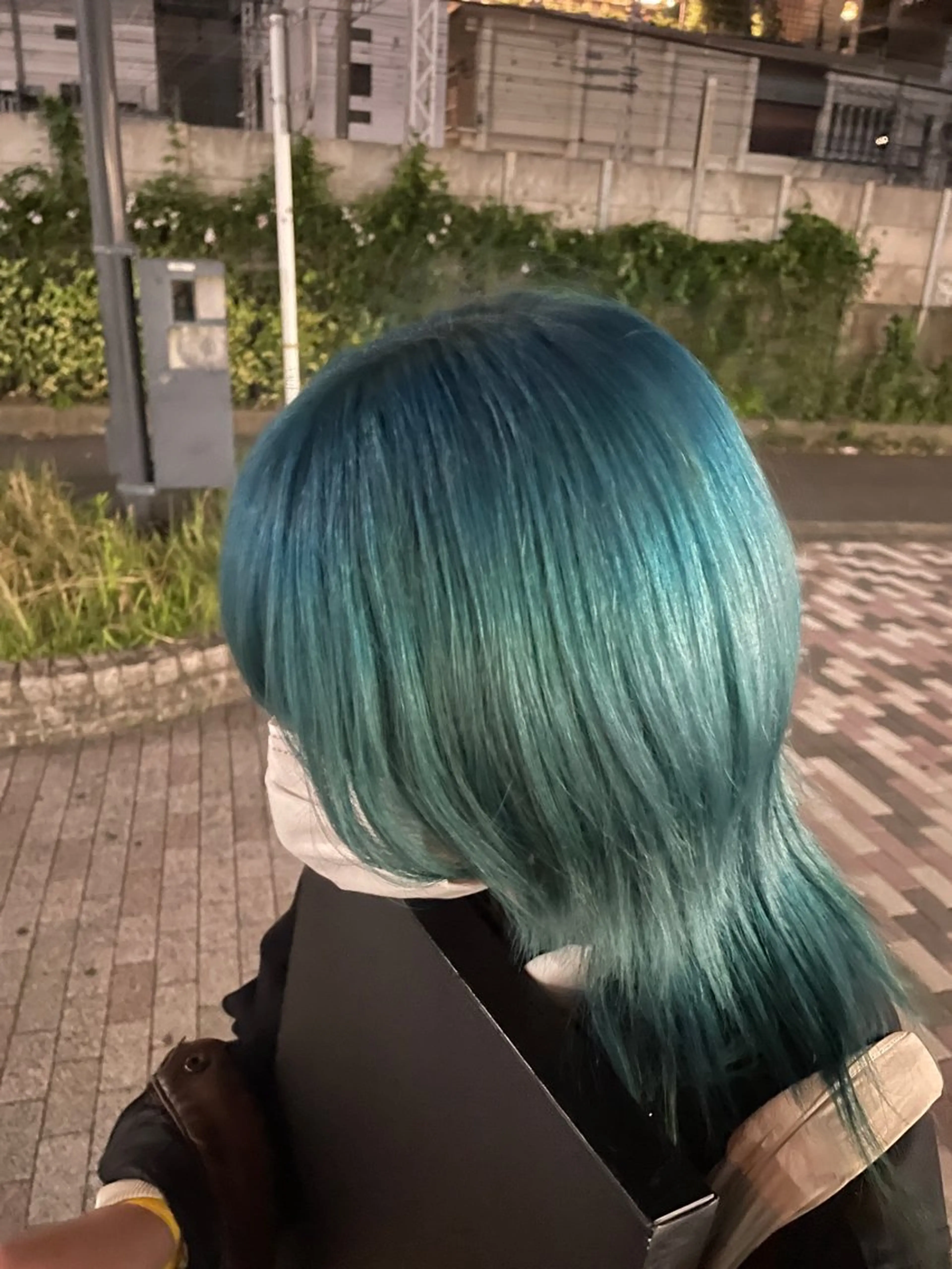 ミディアム カラー ブリーチ ブルーカラー off所属・新百合ヶ丘/ 艶カラー/リノのヘアスタイル