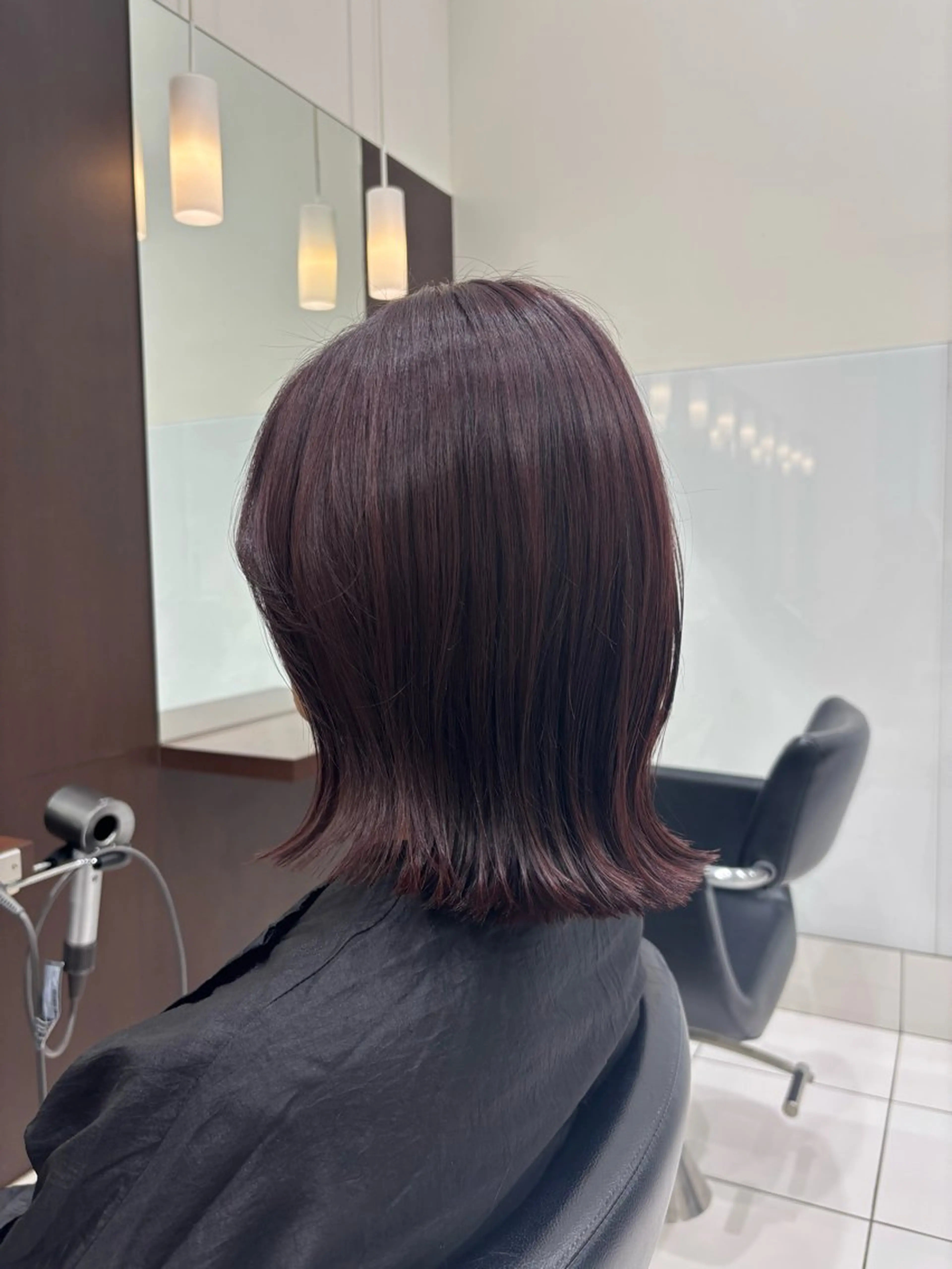 ミディアム カット 大根 凜子のヘアスタイル