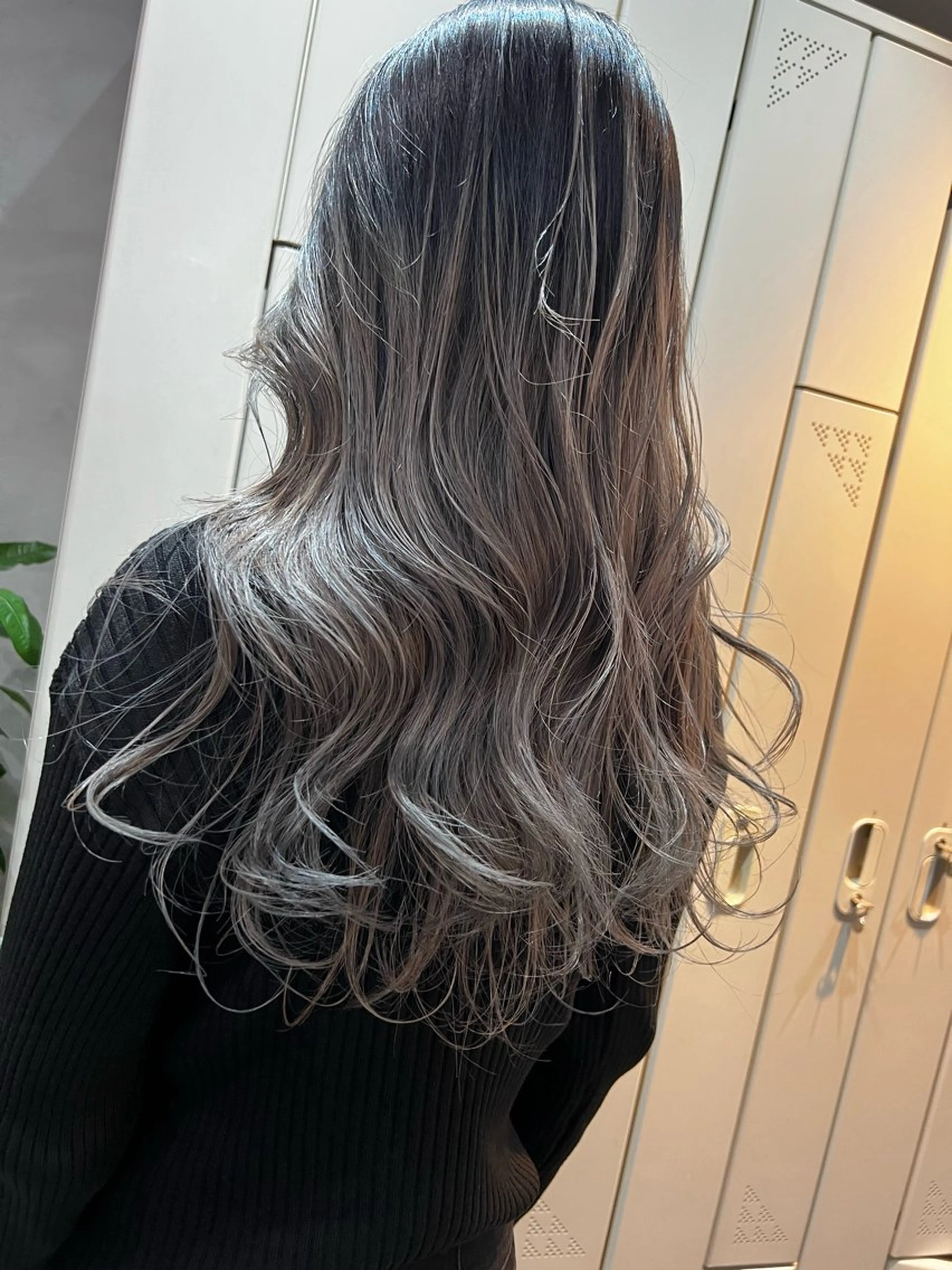 カラー バレイヤージュ ハイライトカラー ヘアカラー 川崎 健翔のヘアスタイル