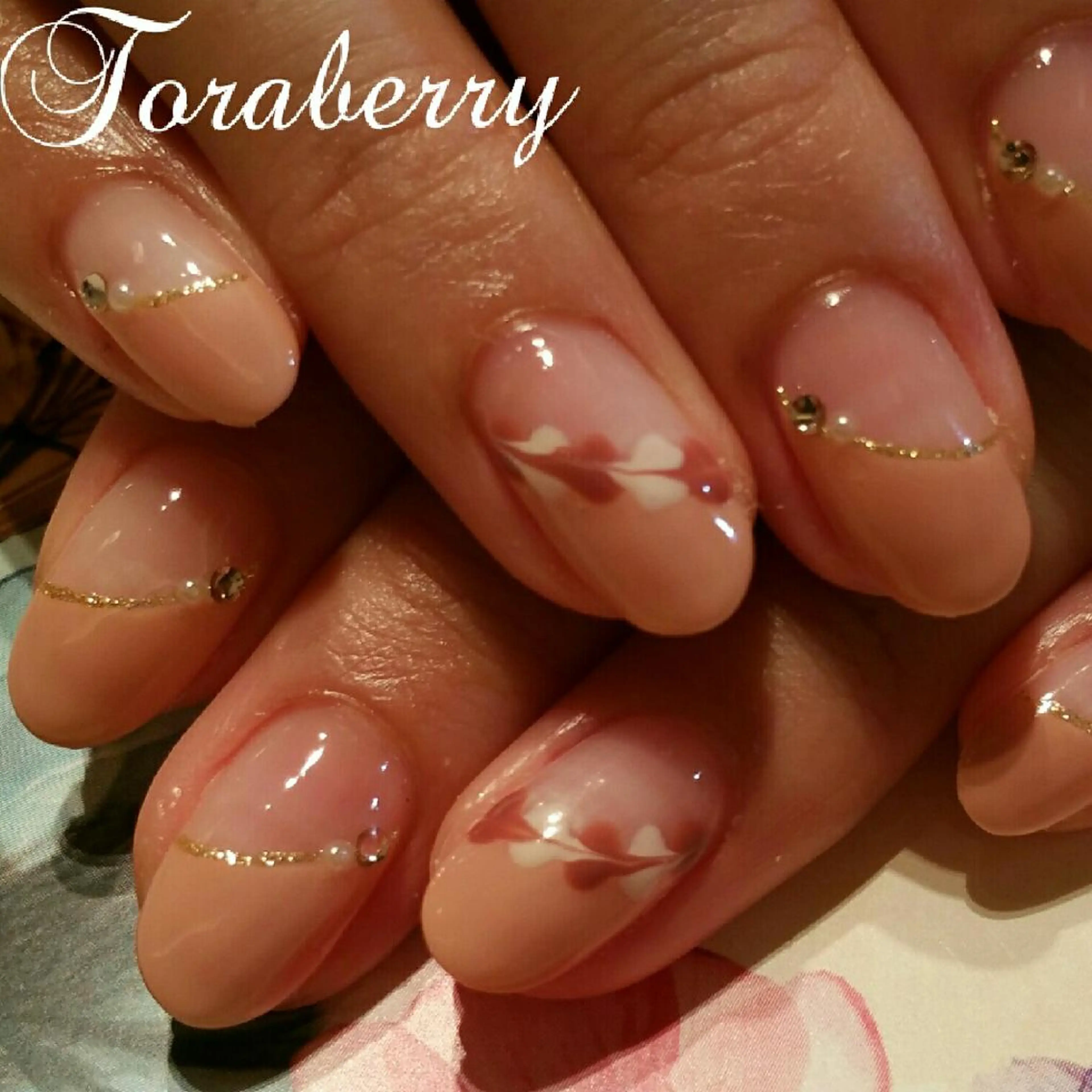 ネイル フレンチネイル 斜めフレンチ ネイリスト なつみのネイルデザイン