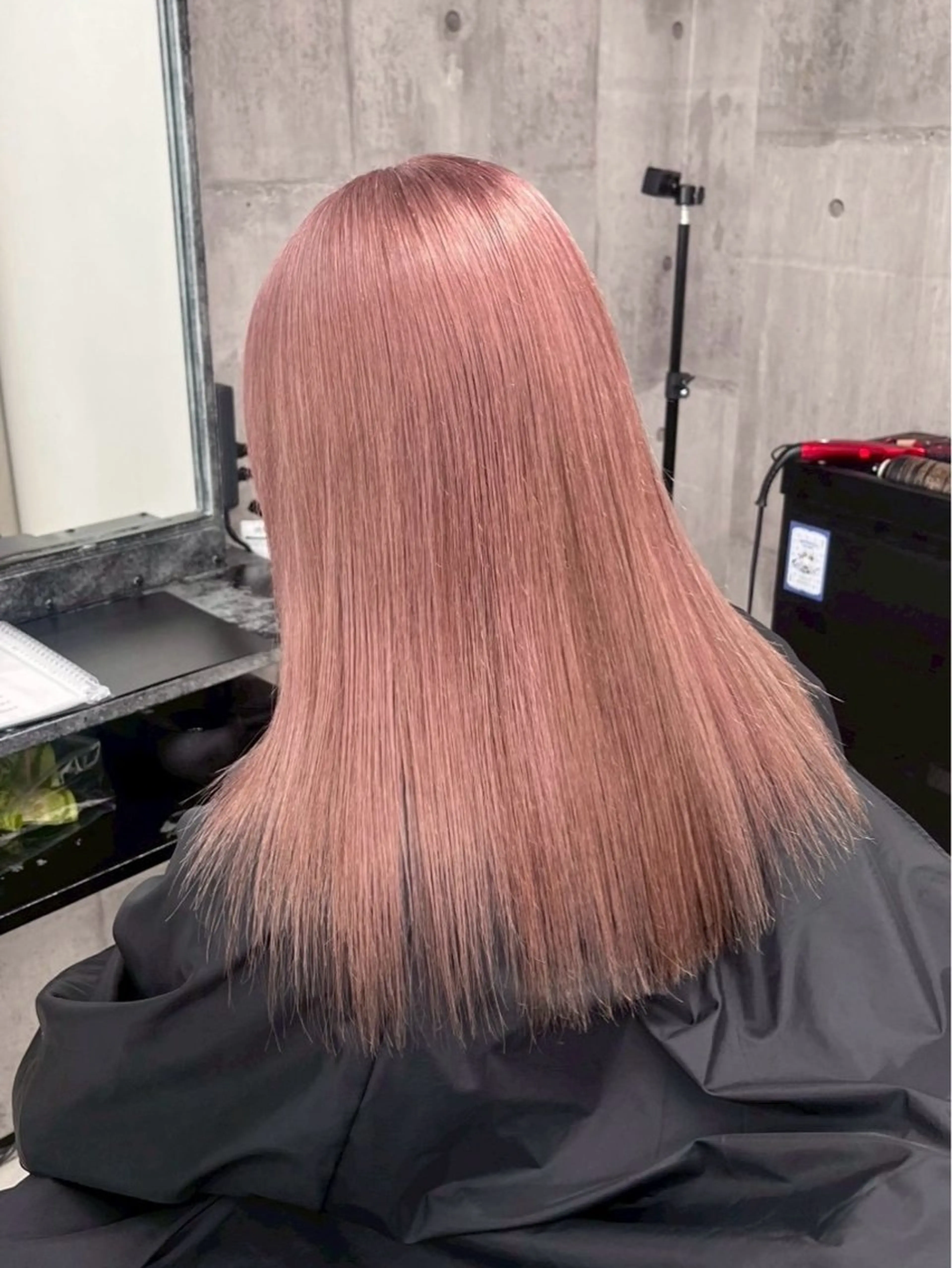 セミロング カラー パーマ ヘアアレンジ メンズ キッズ ヘアカラー トリートメント レイヤー×ハイトーン / mihana🪐のヘアスタイル
