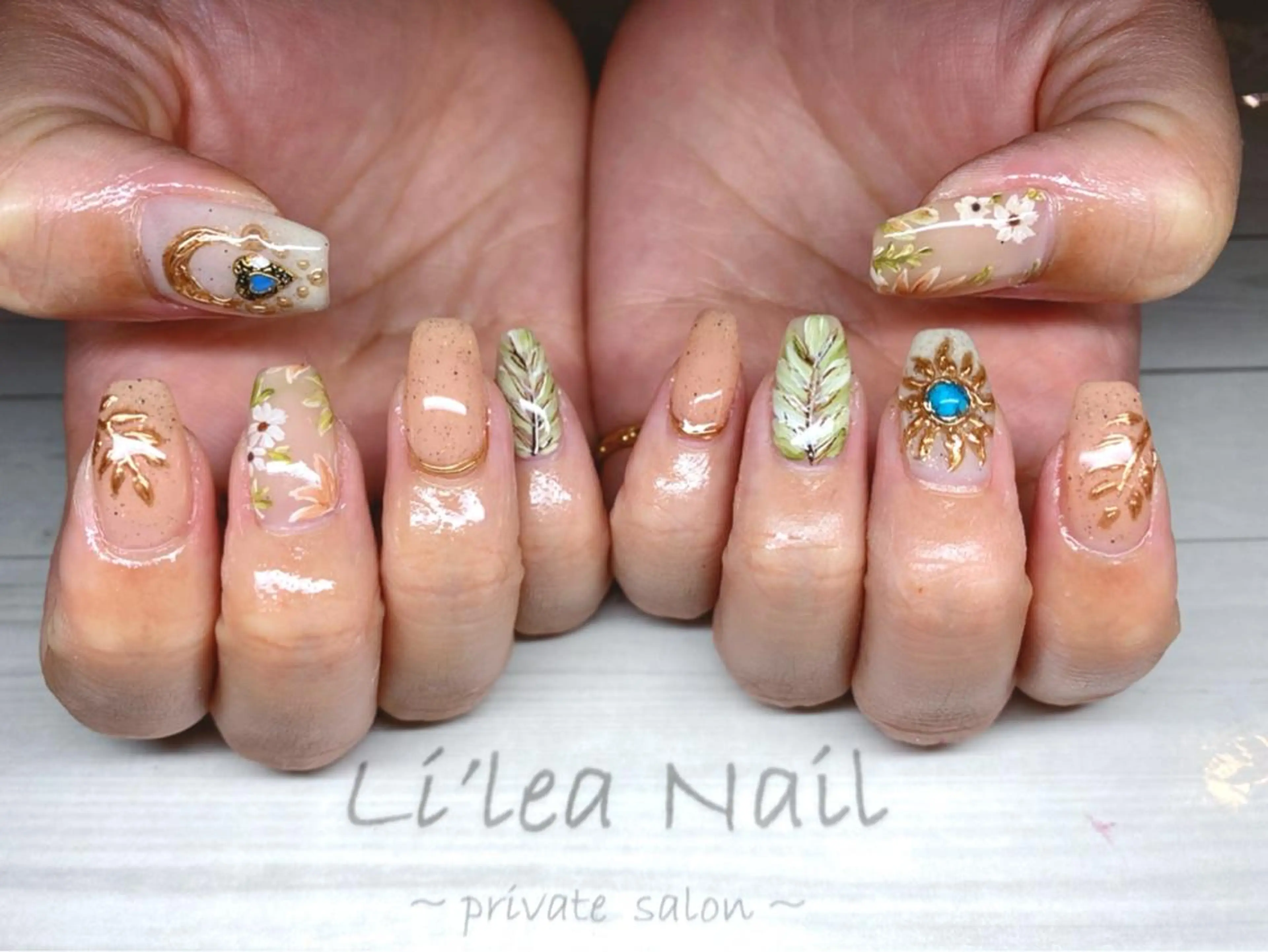 ネイル Li'leaNail AINAのネイルデザイン