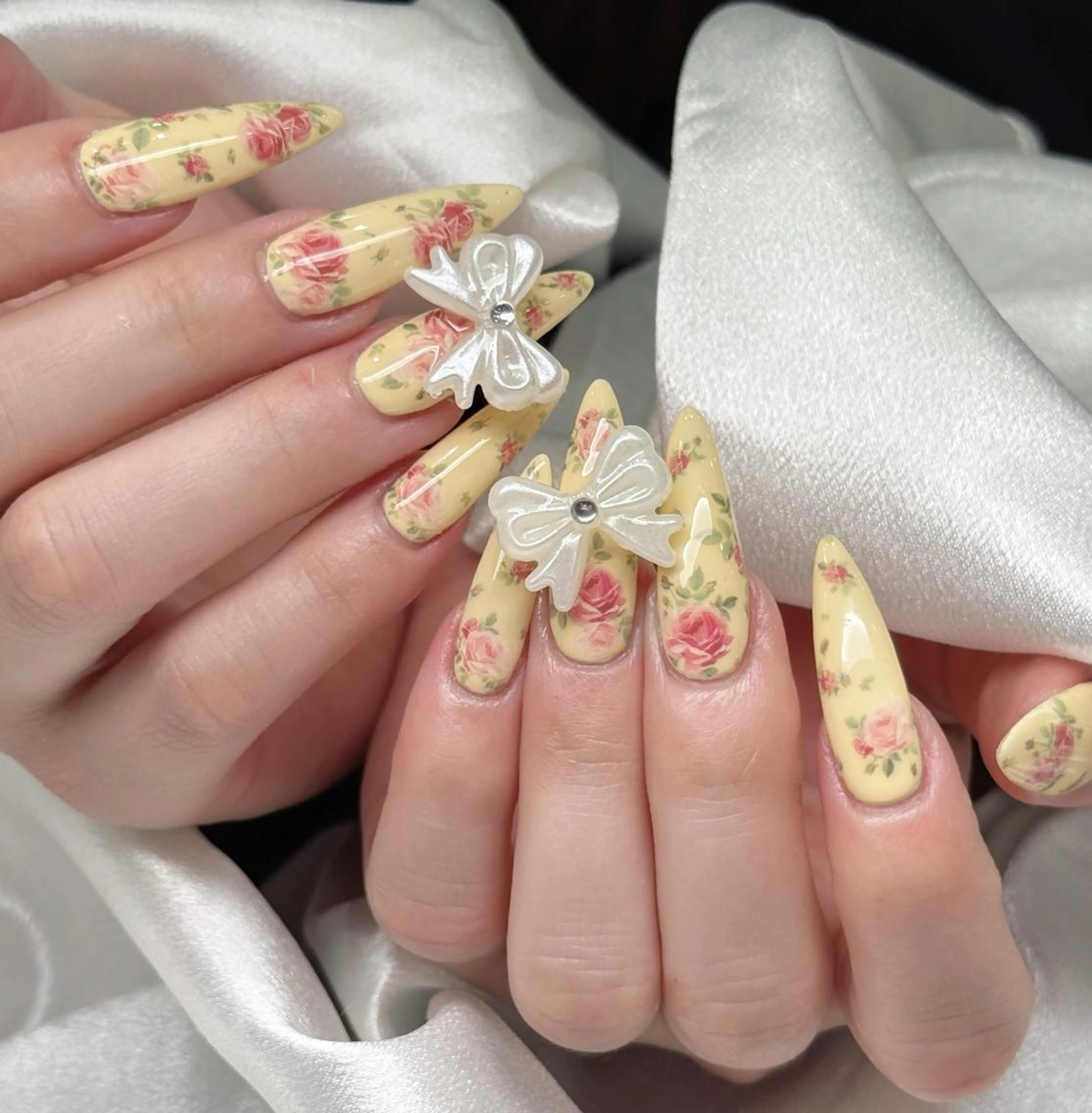 ネイル オーロラネイル ブルー チークネイル フットネイル フレンチネイル チップ長さ出し 専門店のネイルデザイン